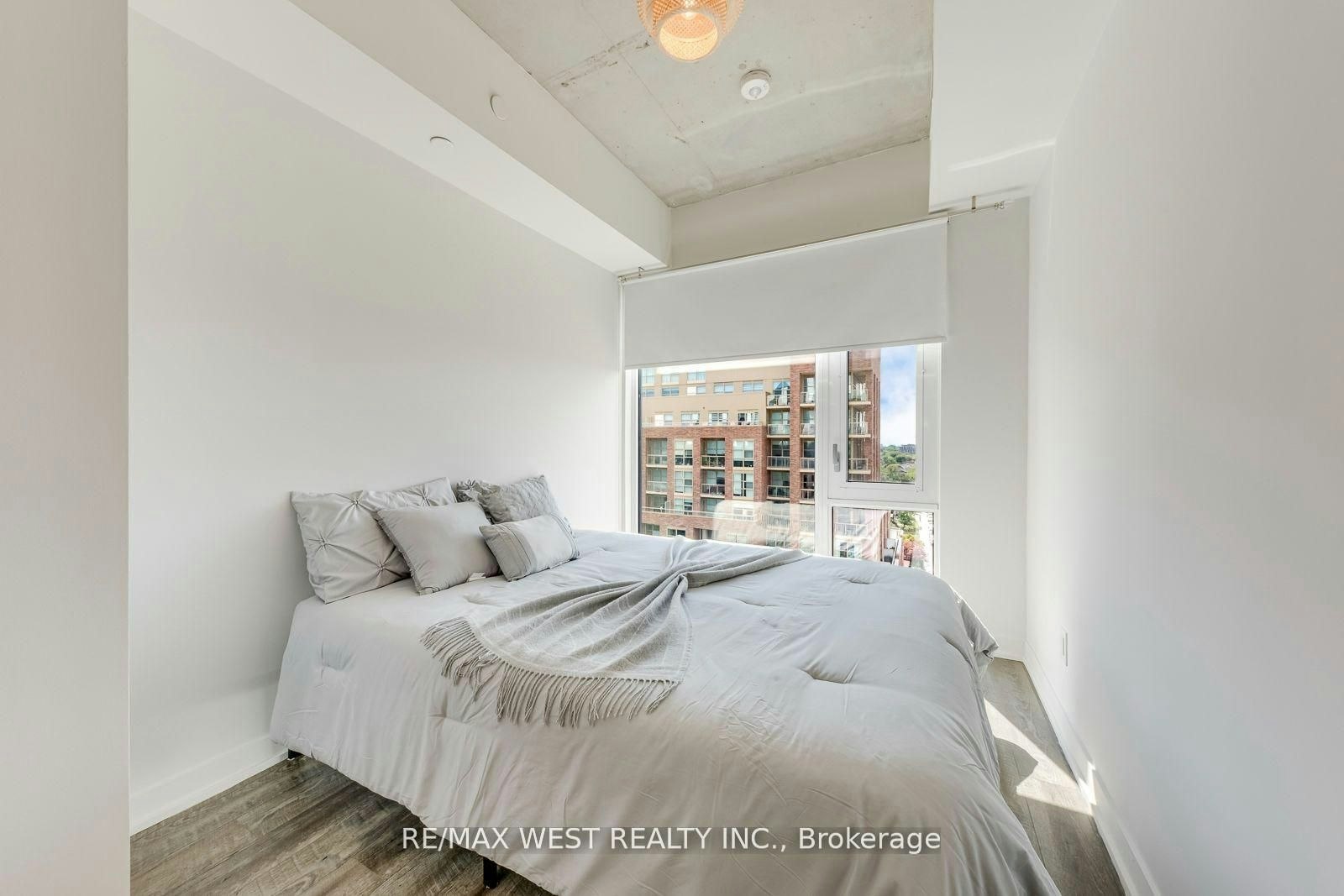 910-1808 St Clair Avenue W, Toronto, ON, M6N 0C1 - 24