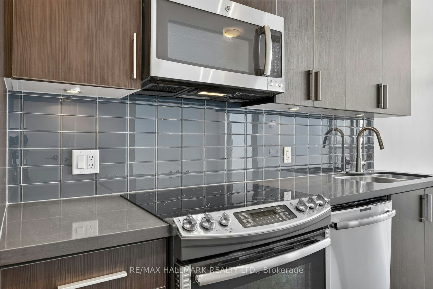 PH 06-2200 Lake Shore Boulevard W, Toronto, ON, M8V 1A4 - 4