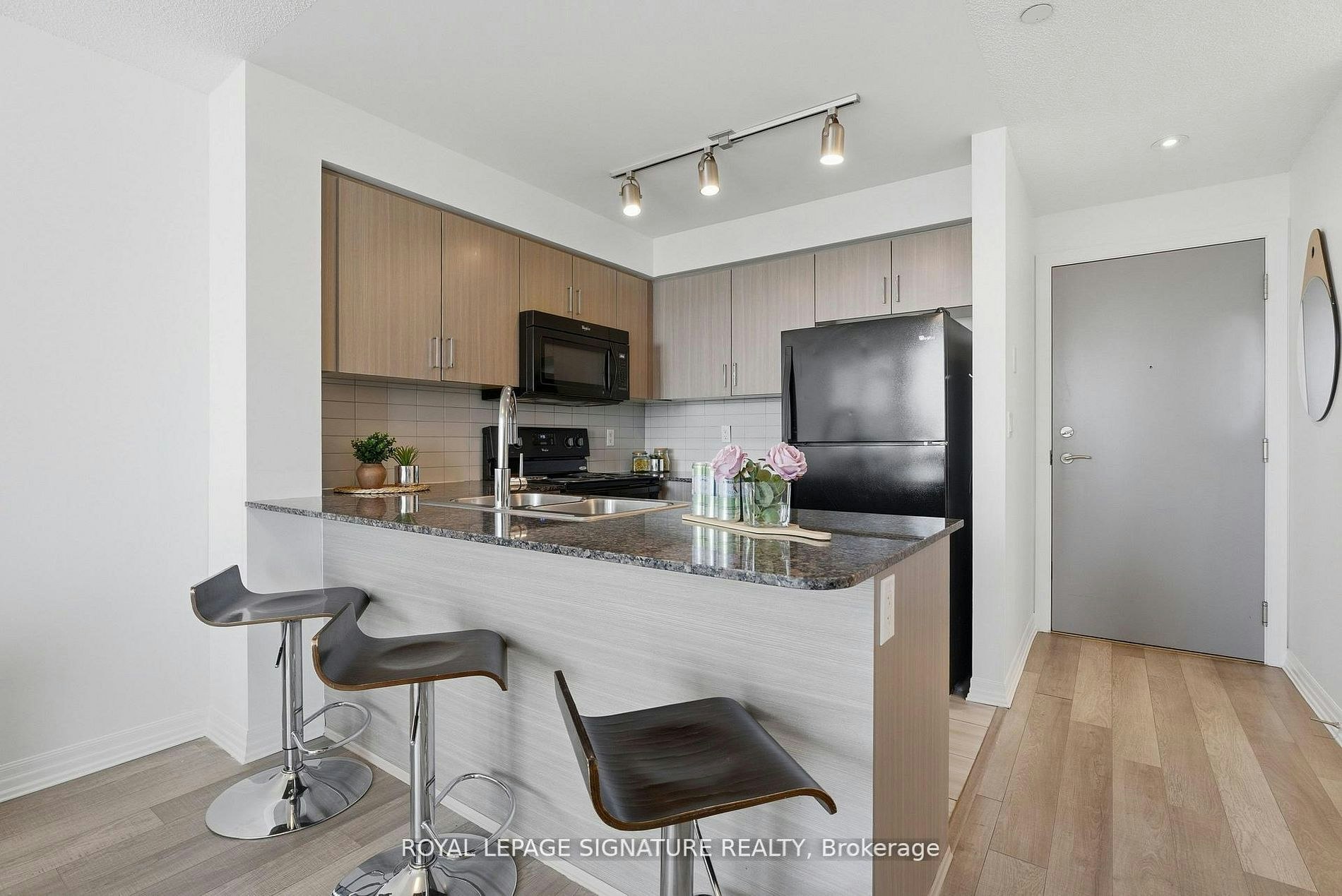 1116-80 Esther Lorrie Drive, Toronto, ON, M9W 0C6
