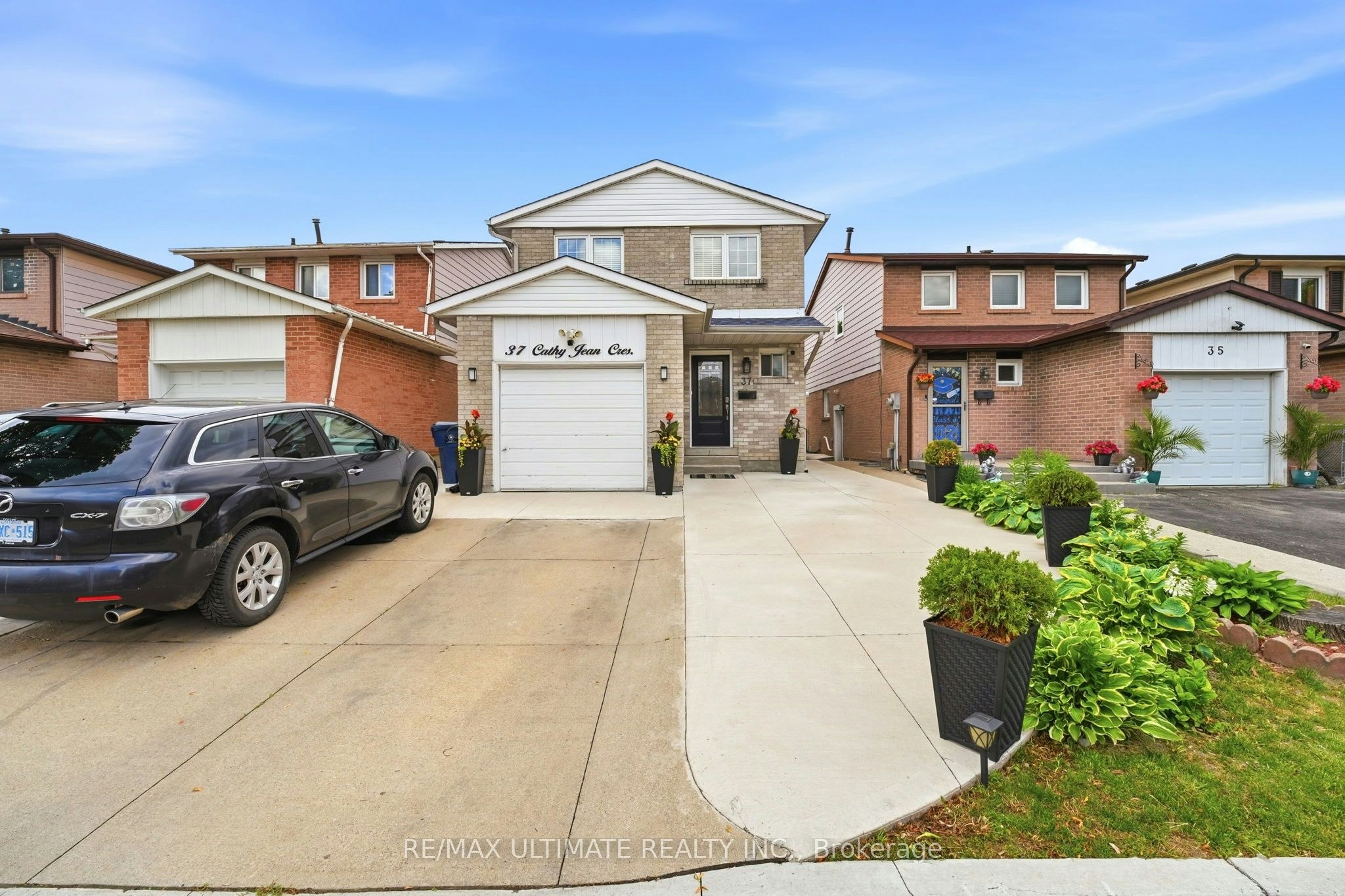 37 Cathy Jean Crescent, Toronto, ON, M9V 4T2