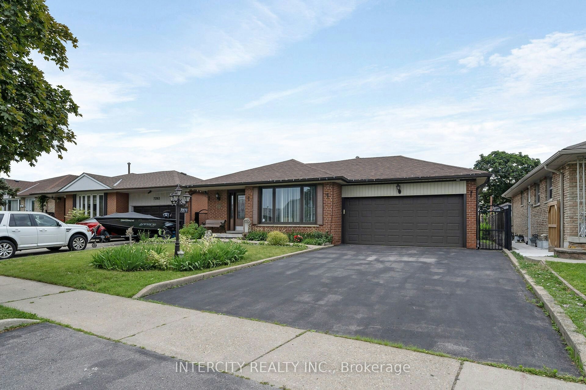 7279 Vernor Drive, Mississauga, ON, L4T 2P5
