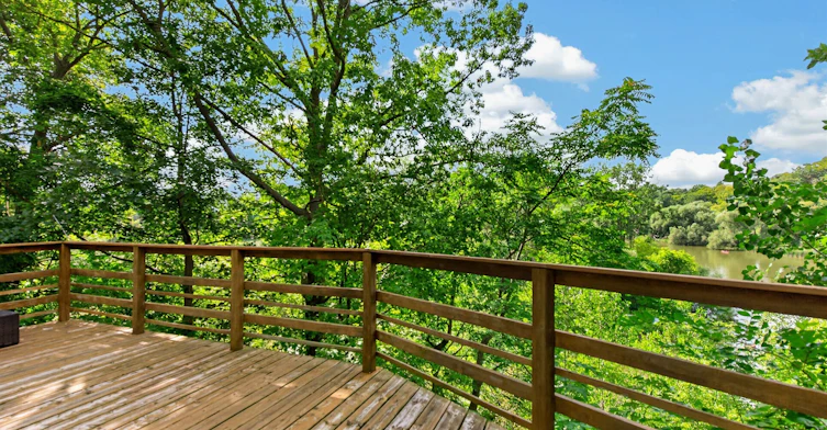 Upper-39 Riverside Crescent, Toronto, ON, M6S 1B5 - 35