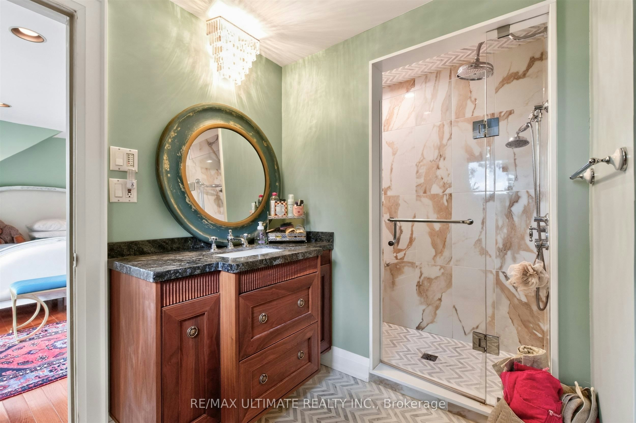 Upper-39 Riverside Crescent, Toronto, ON, M6S 1B5 - 21