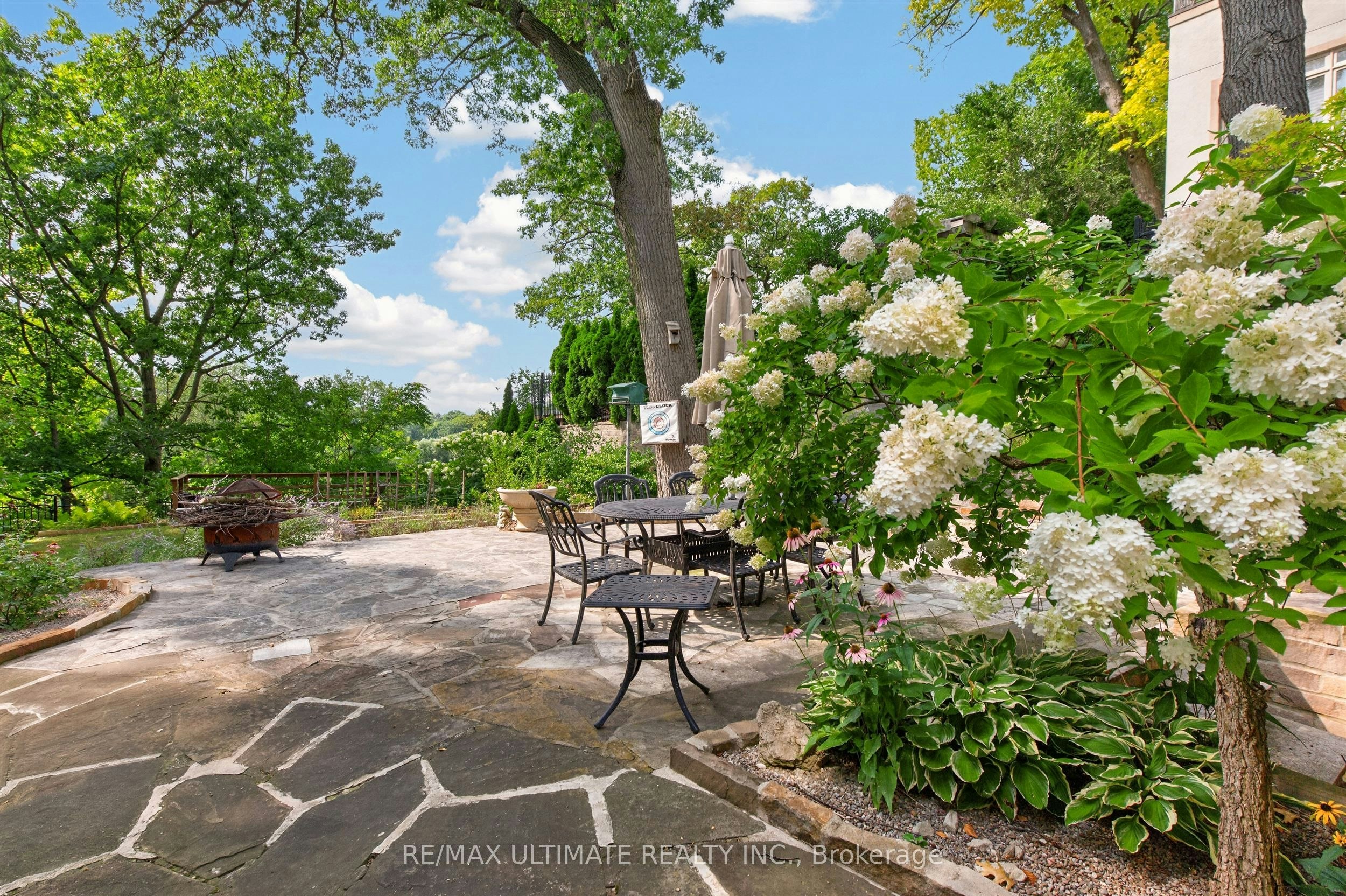 Upper-39 Riverside Crescent, Toronto, ON, M6S 1B5 - 29