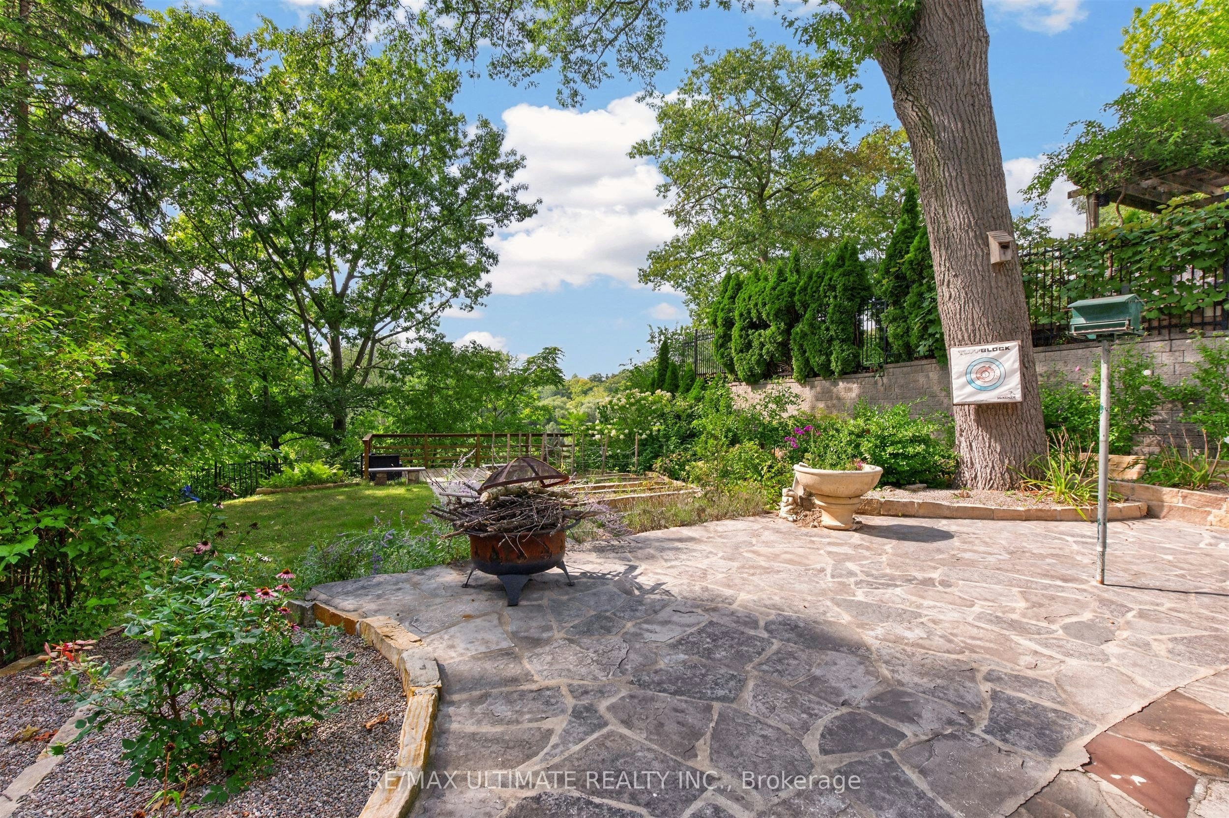 Upper-39 Riverside Crescent, Toronto, ON, M6S 1B5 - 30