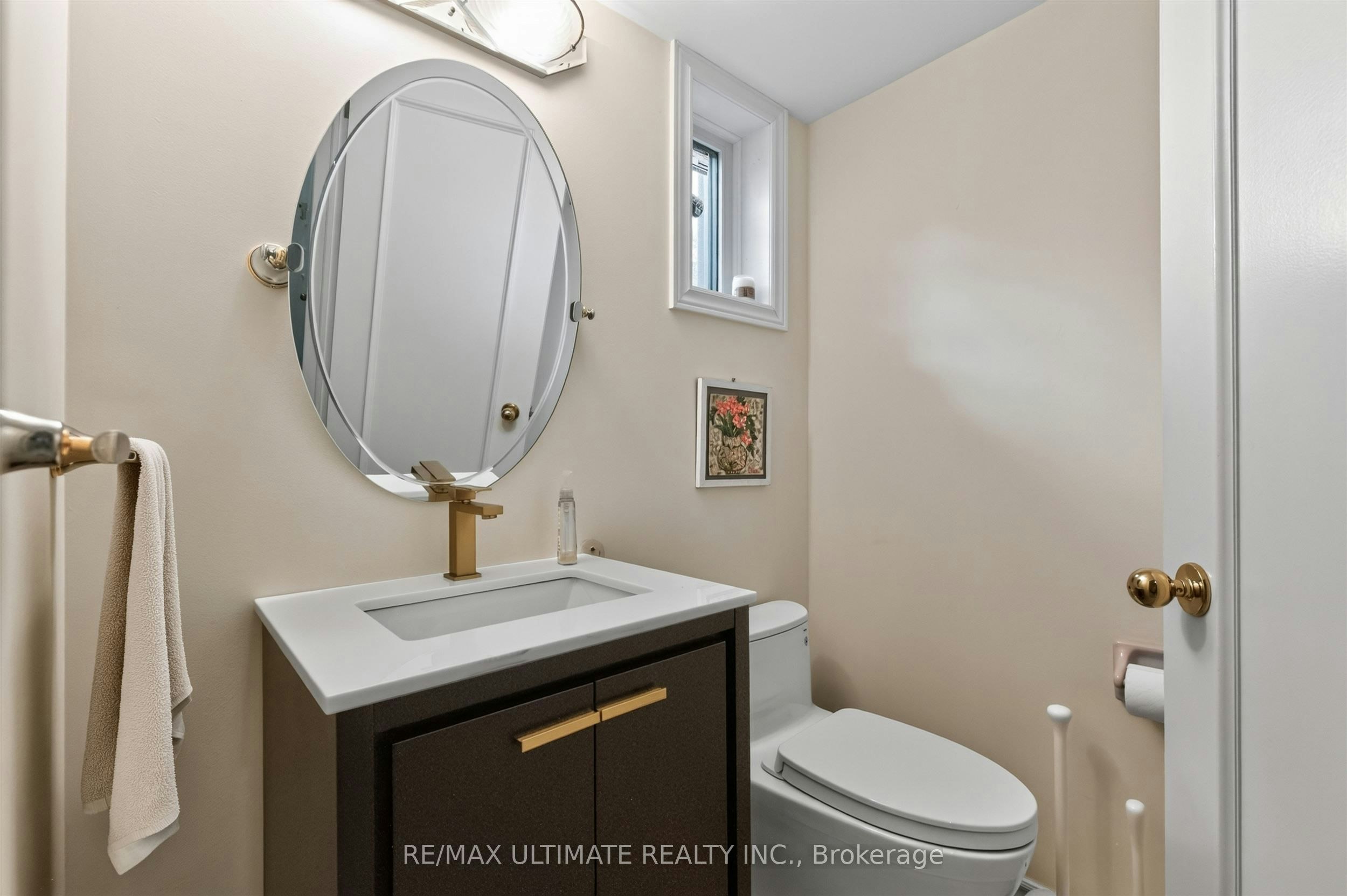 Upper-39 Riverside Crescent, Toronto, ON, M6S 1B5 - 16