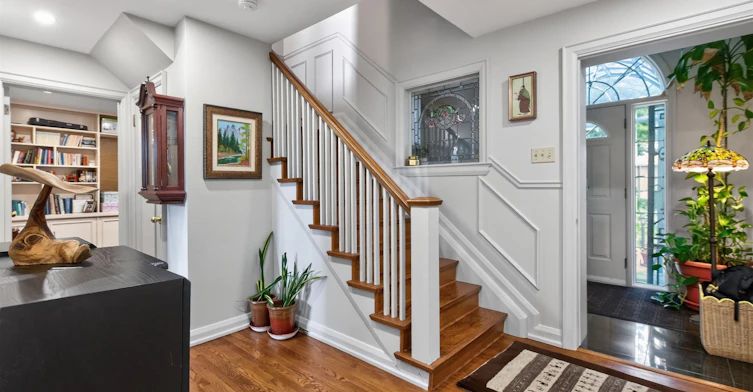 Upper-39 Riverside Crescent, Toronto, ON, M6S 1B5 - 3