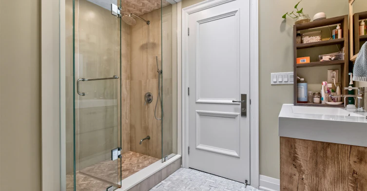 Upper-39 Riverside Crescent, Toronto, ON, M6S 1B5 - 26