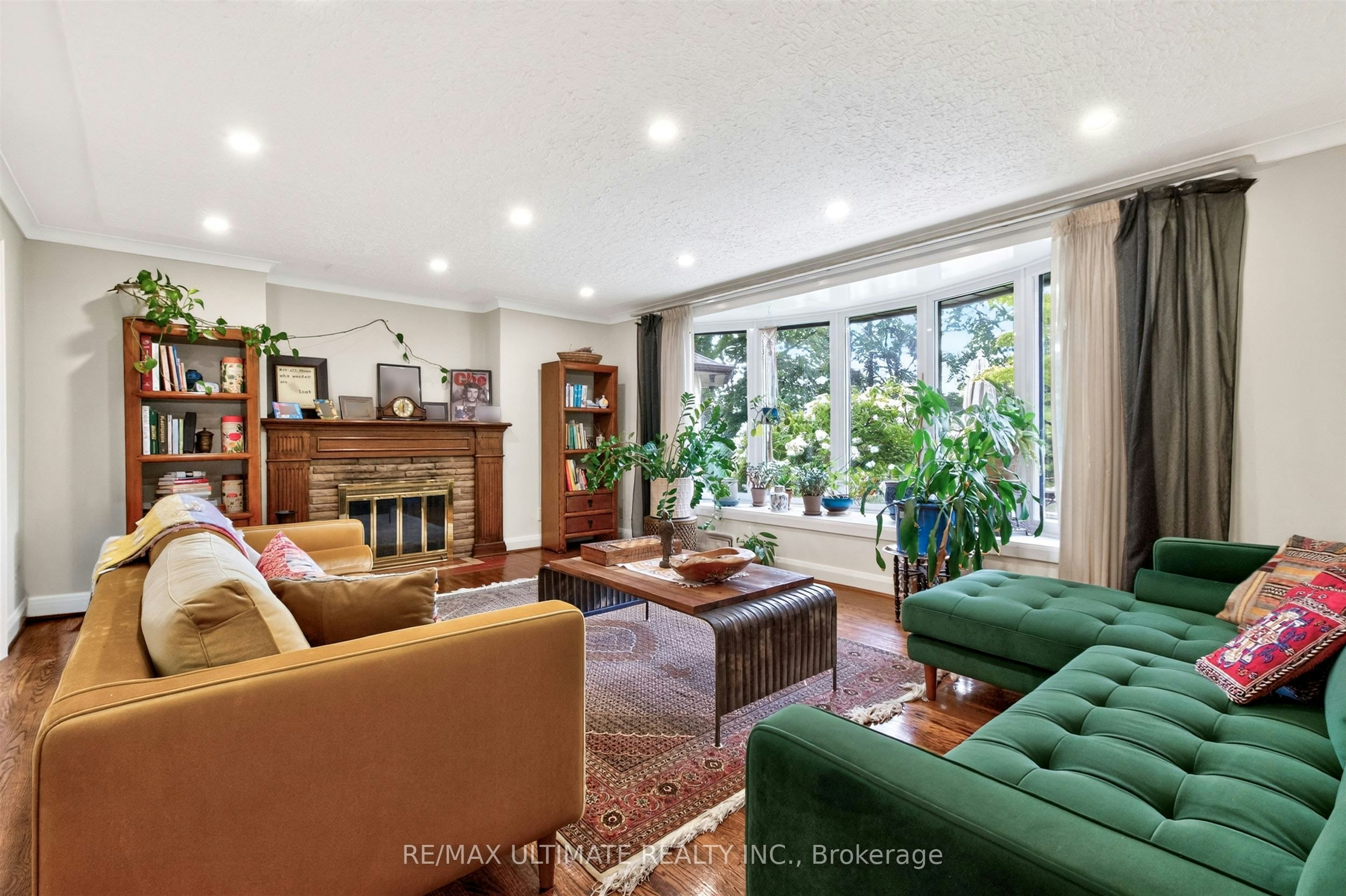 Upper-39 Riverside Crescent, Toronto, ON, M6S 1B5 - 4