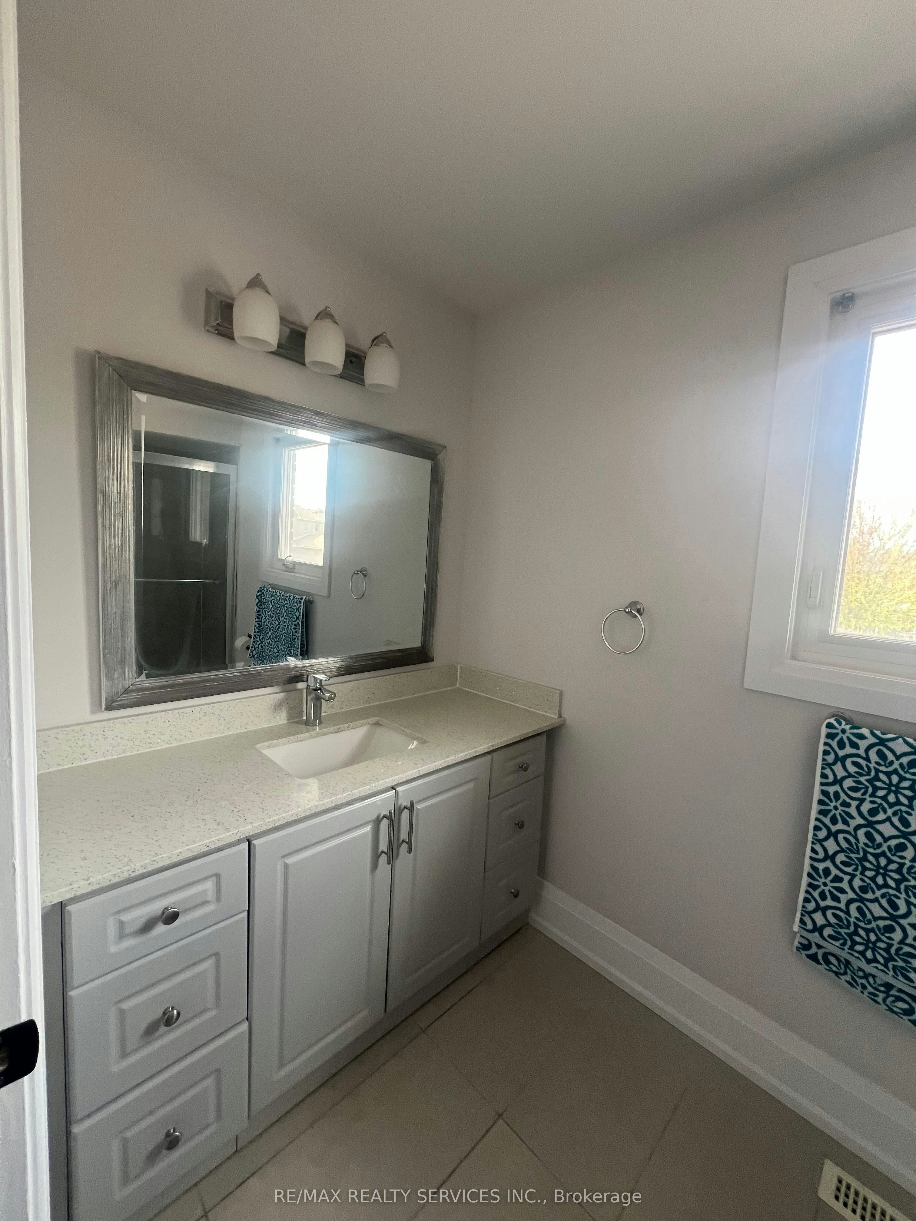 42 Dundalk Crescent, Brampton, ON, L6Z 2V1 - 8