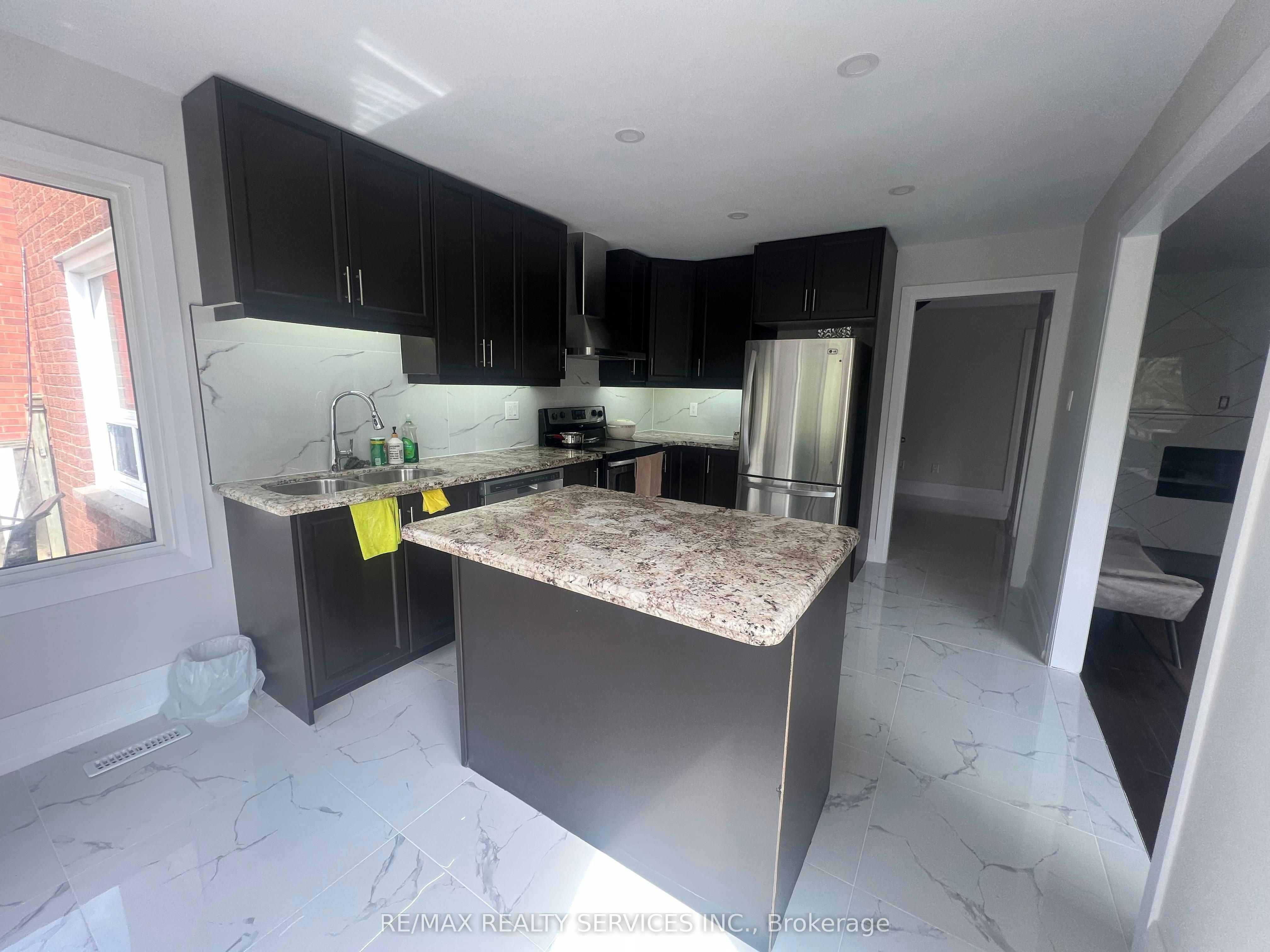 42 Dundalk Crescent, Brampton, ON, L6Z 2V1 - 7