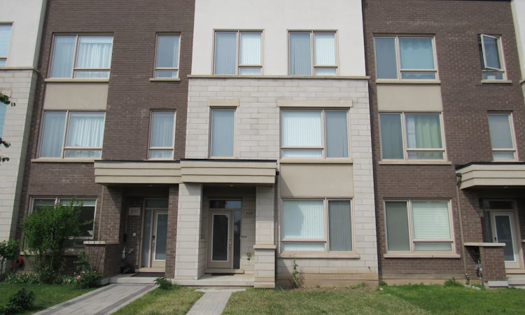 3129 Ernest Appelbe Boulevard