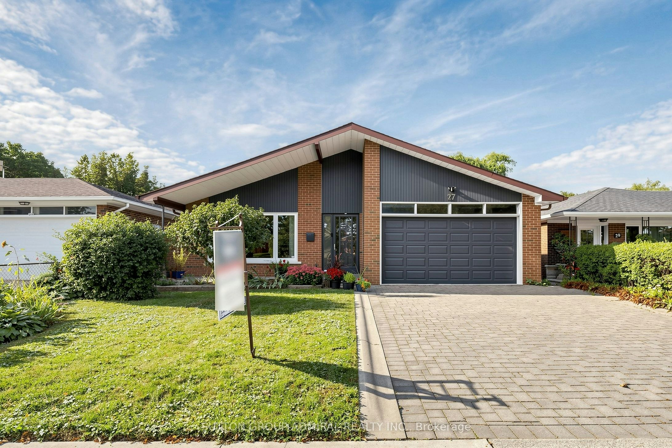 27 Warlingham Court, Toronto, ON, M9C 3K2