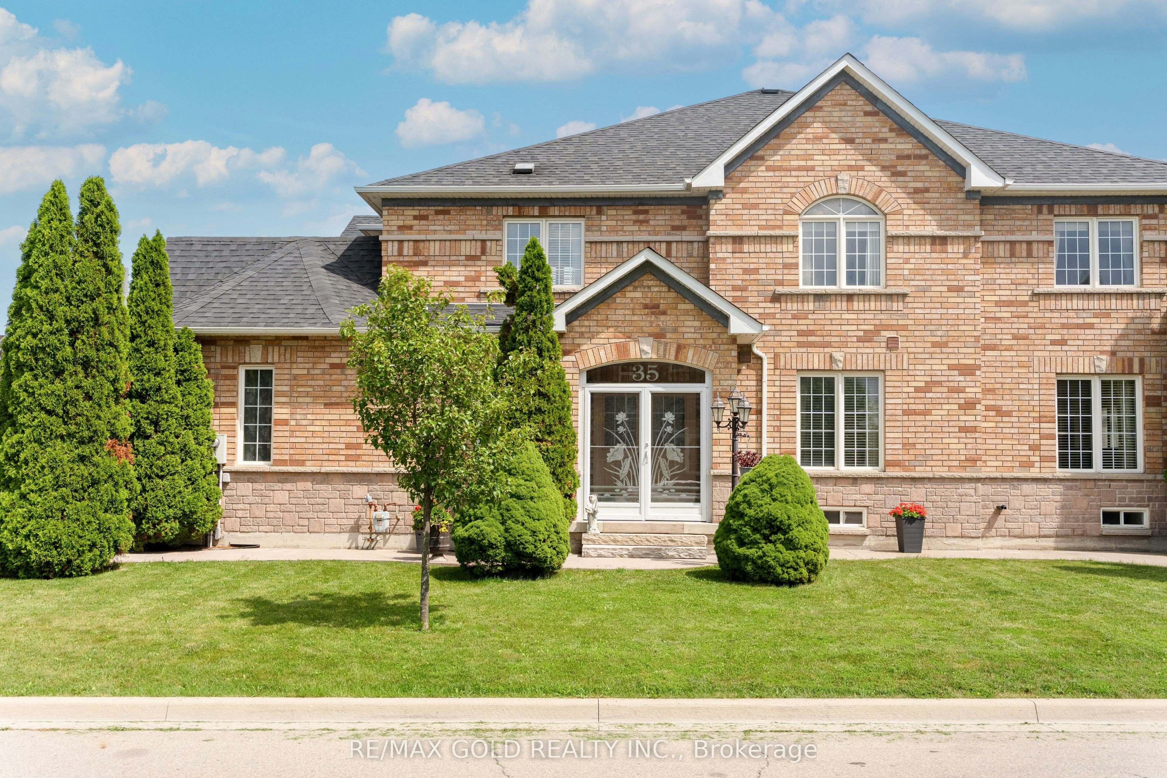 35 Goreridge Crescent, Brampton, ON, L6P 1P2