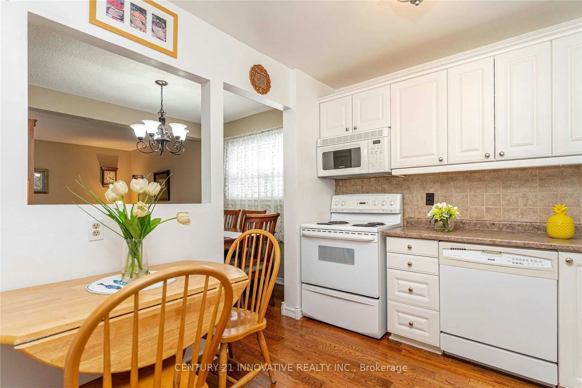 25 Gladstone Square, Brampton, ON, L6S 2H5 - 2