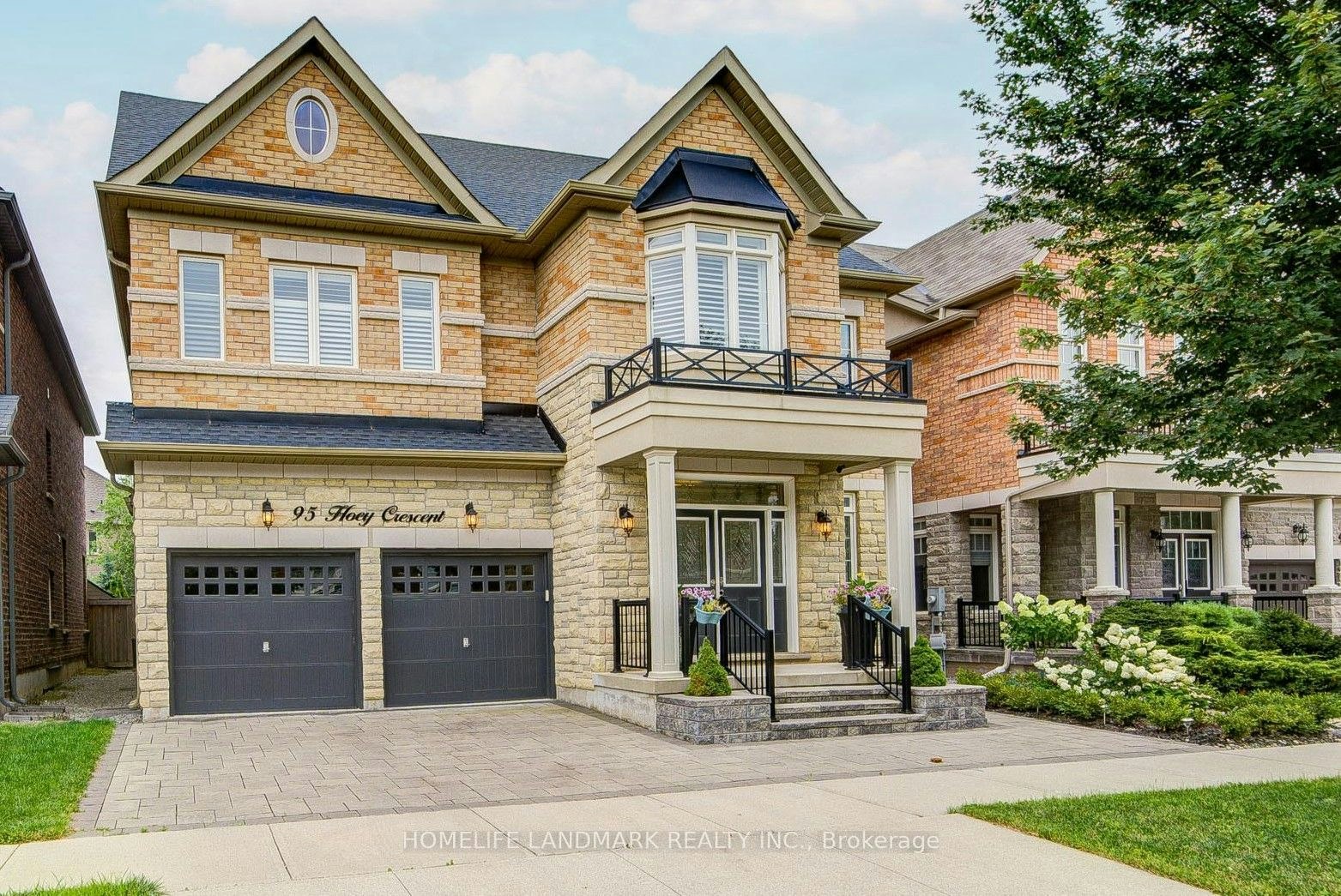 95 Hoey Crescent, Oakville, ON, L6M 0X1
