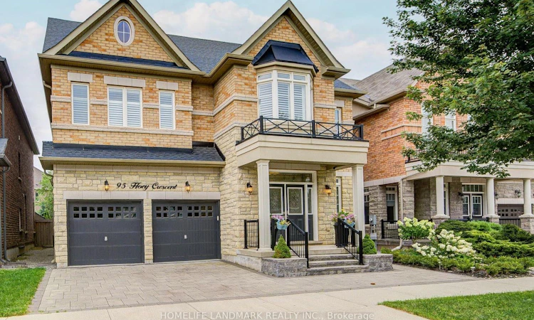 95 Hoey Crescent