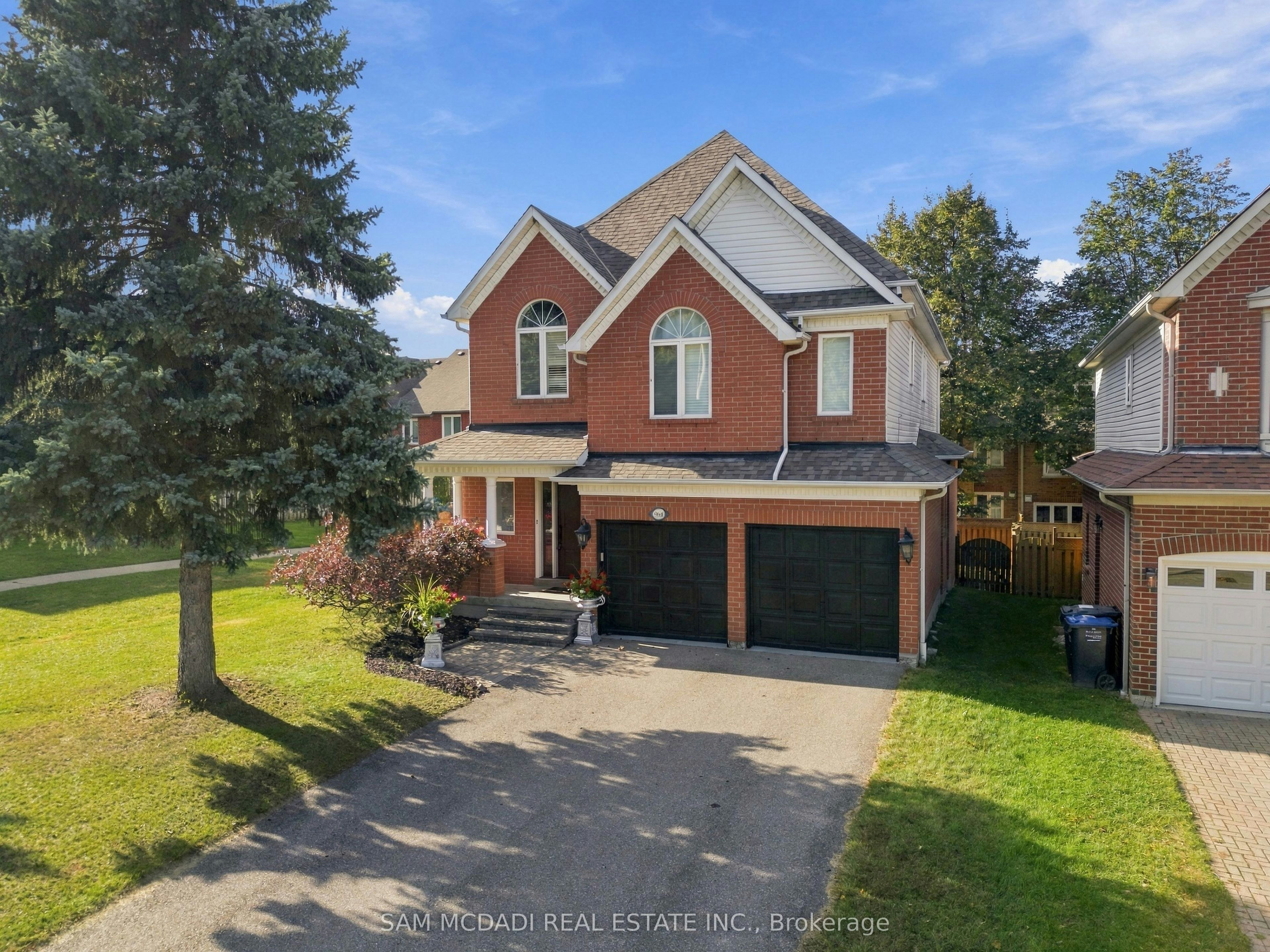 964 Queen Street W, Mississauga, ON, L5H 4J7