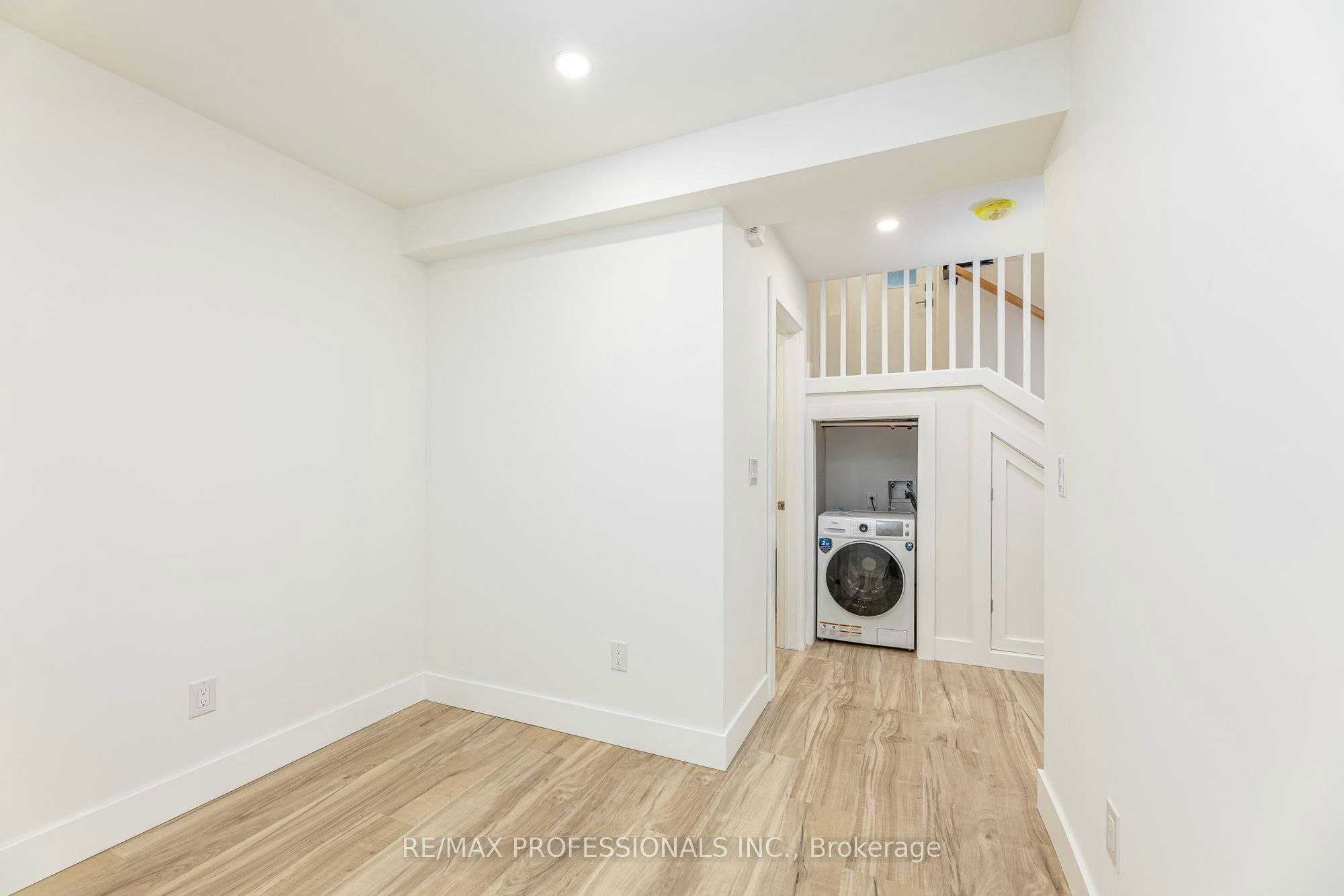 D-130 Jane Street, Toronto, ON, M6S 3Y6 - 9