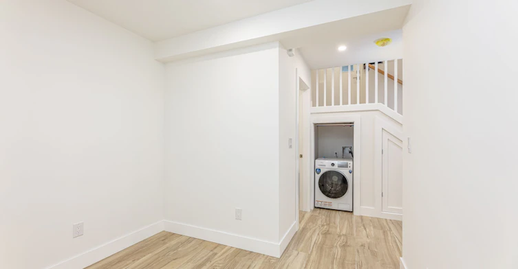 D-130 Jane Street, Toronto, ON, M6S 3Y6 - 9