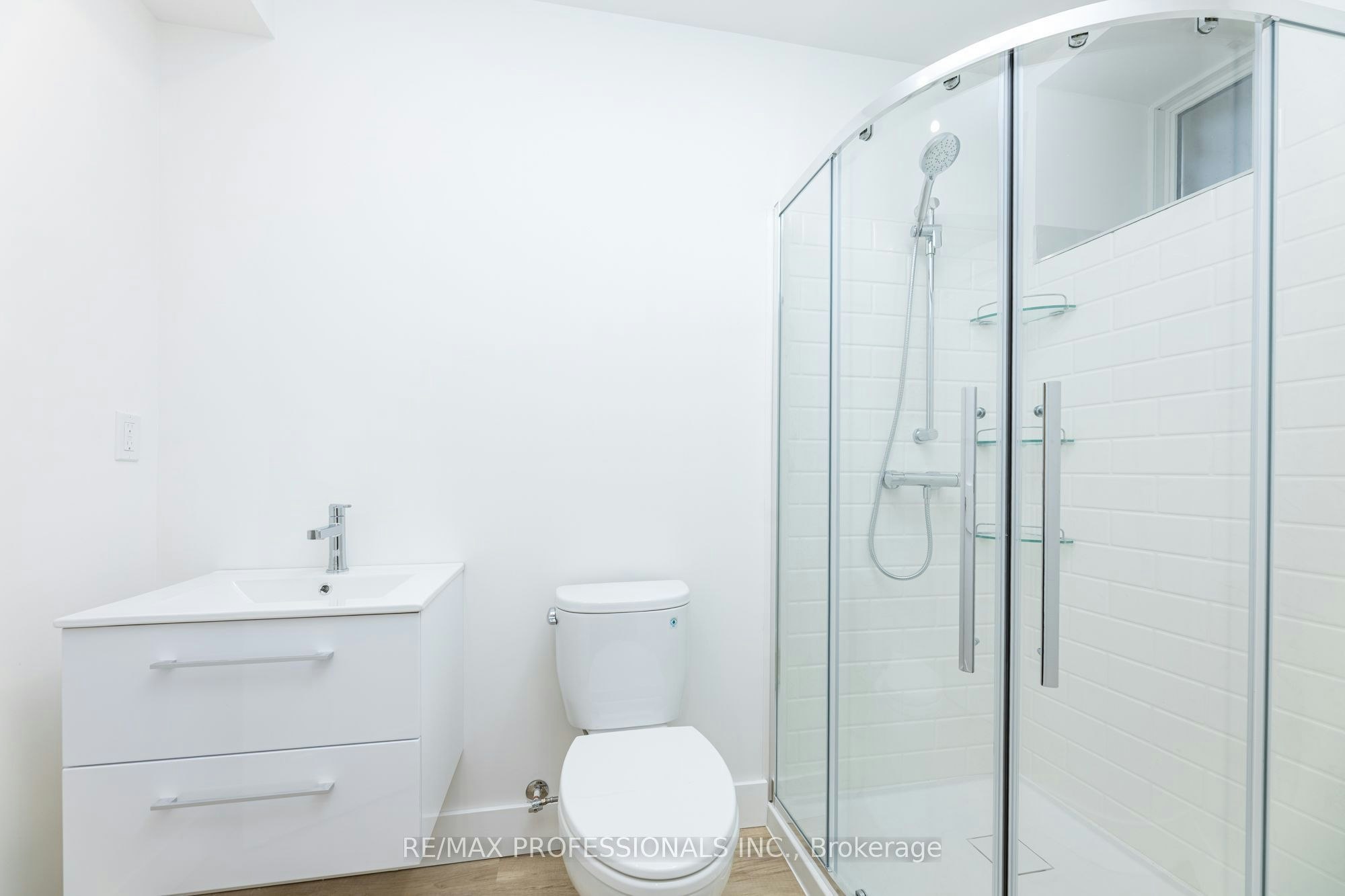 D-130 Jane Street, Toronto, ON, M6S 3Y6 - 10