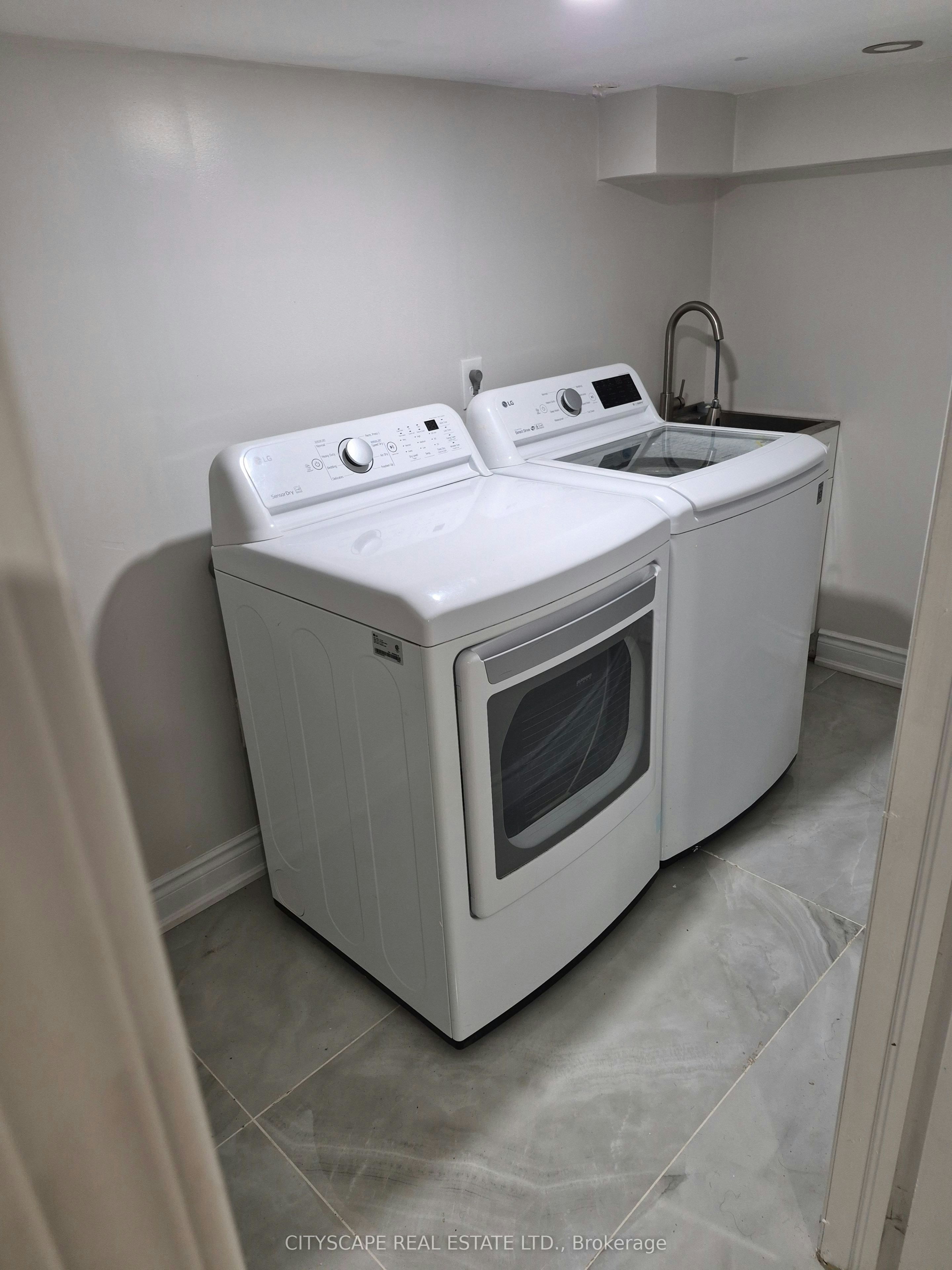 Bsmt-368 Sardinia Drive, Mississauga, ON, L5R 3X6 - 10