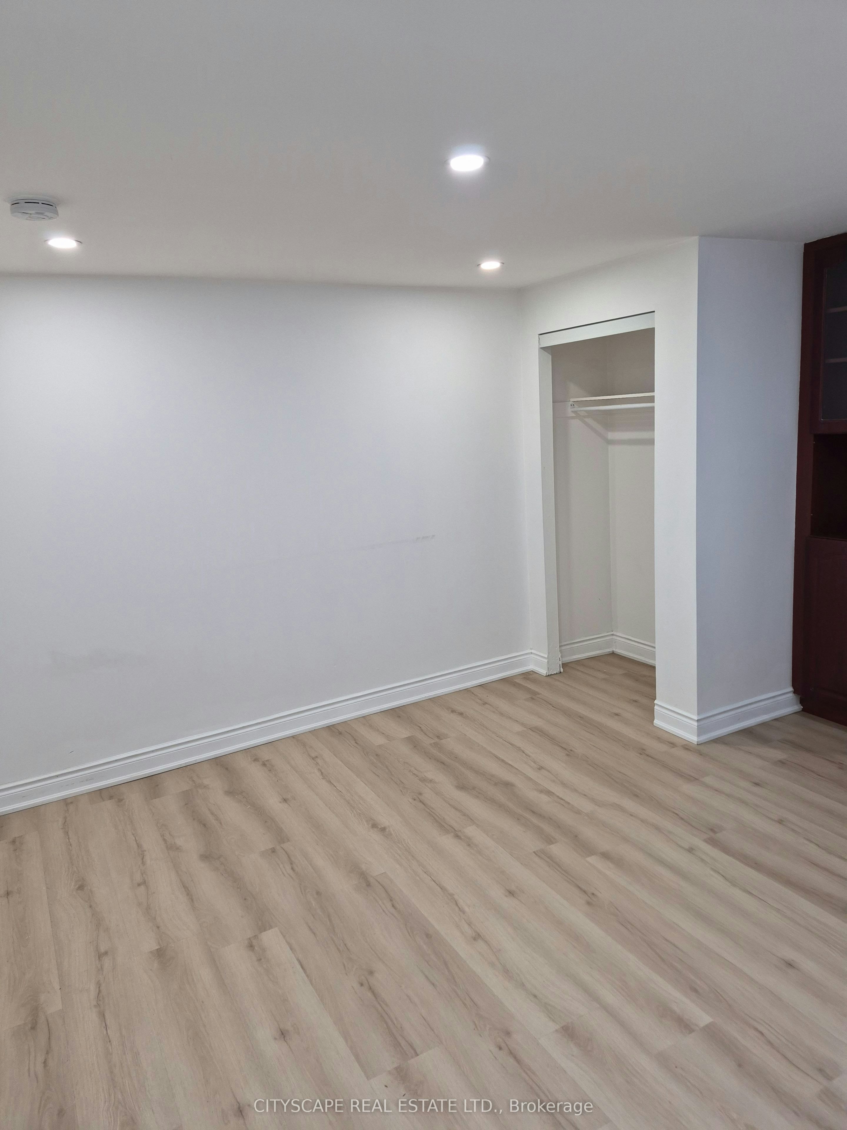 Bsmt-368 Sardinia Drive, Mississauga, ON, L5R 3X6 - 6