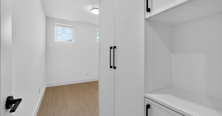 6 Kirknewton Road, Toronto, ON, M6E 3Y1 - 16