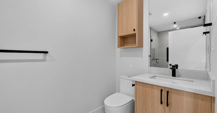 6 Kirknewton Road, Toronto, ON, M6E 3Y1 - 9