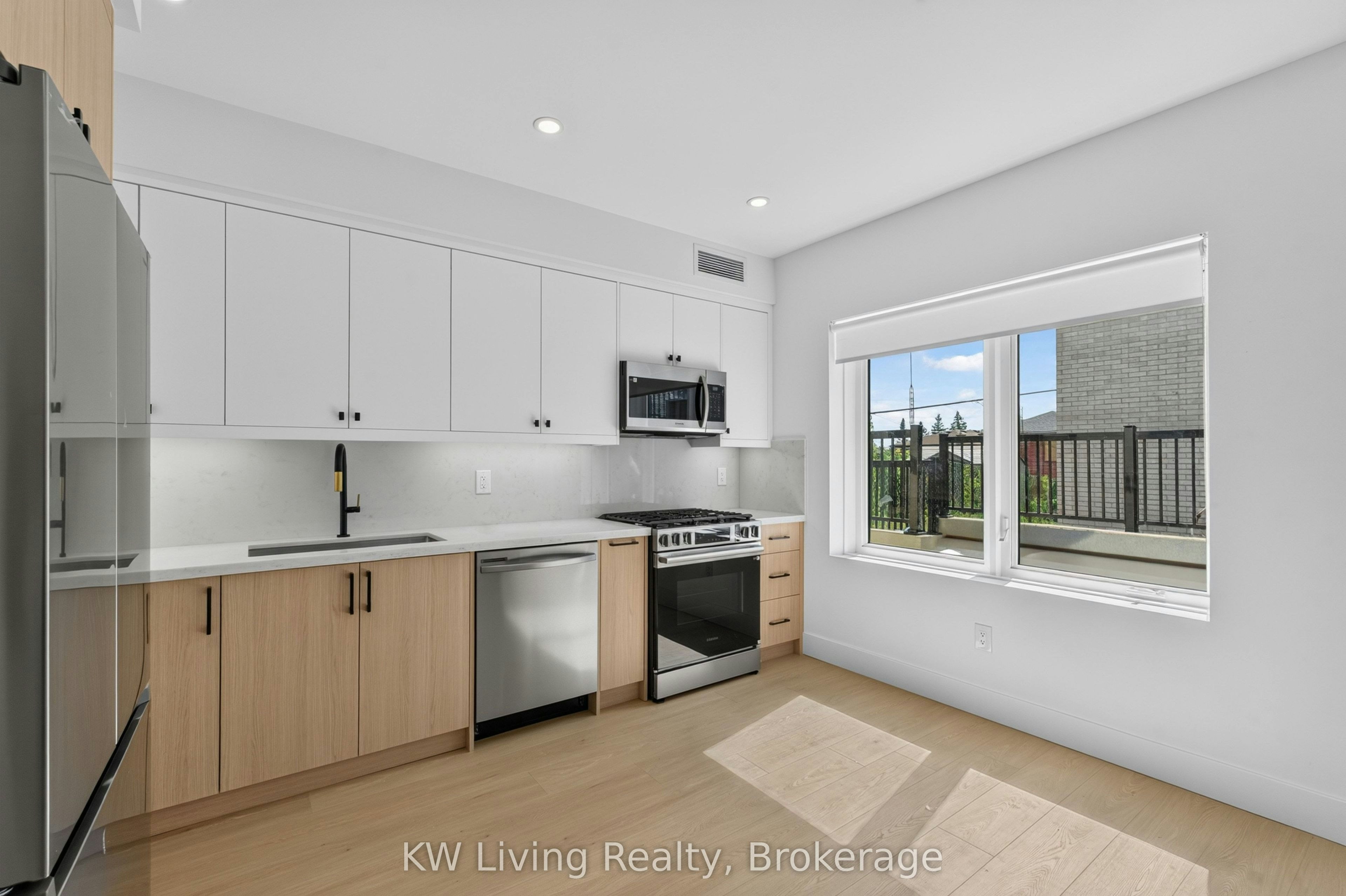 6 Kirknewton Road, Toronto, ON, M6E 3Y1 - 7