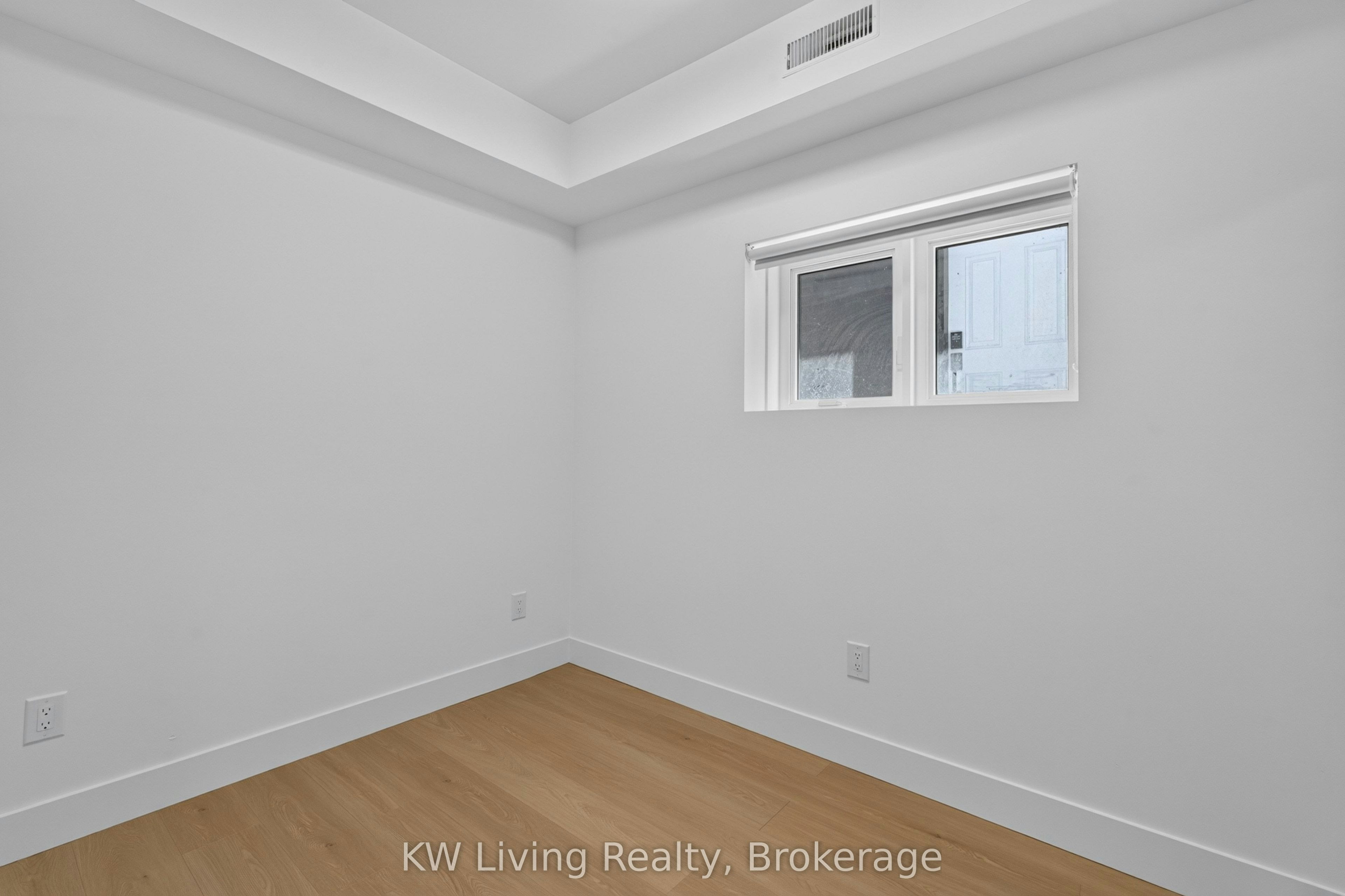 6 Kirknewton Road, Toronto, ON, M6E 3Y1 - 14