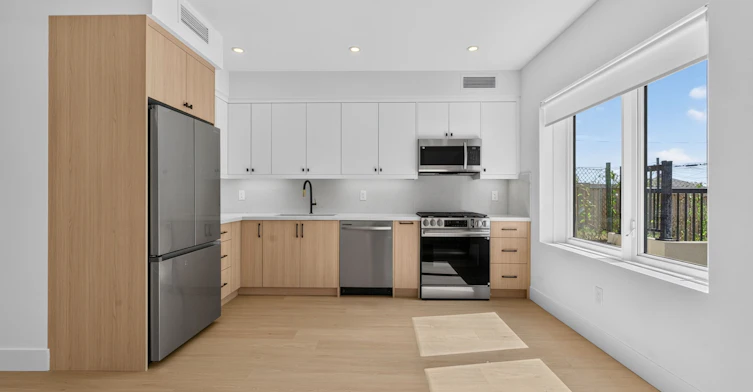 6 Kirknewton Road, Toronto, ON, M6E 3Y1 - 2