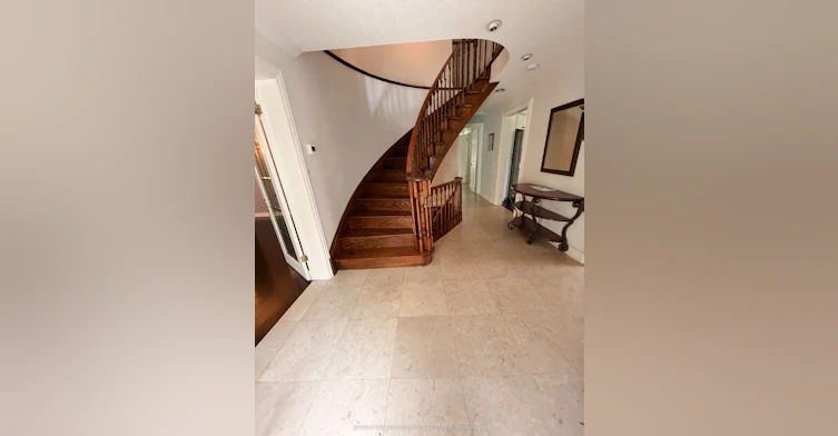 3501 Kingbird Court, Mississauga, ON, L5L 2P9 - 4
