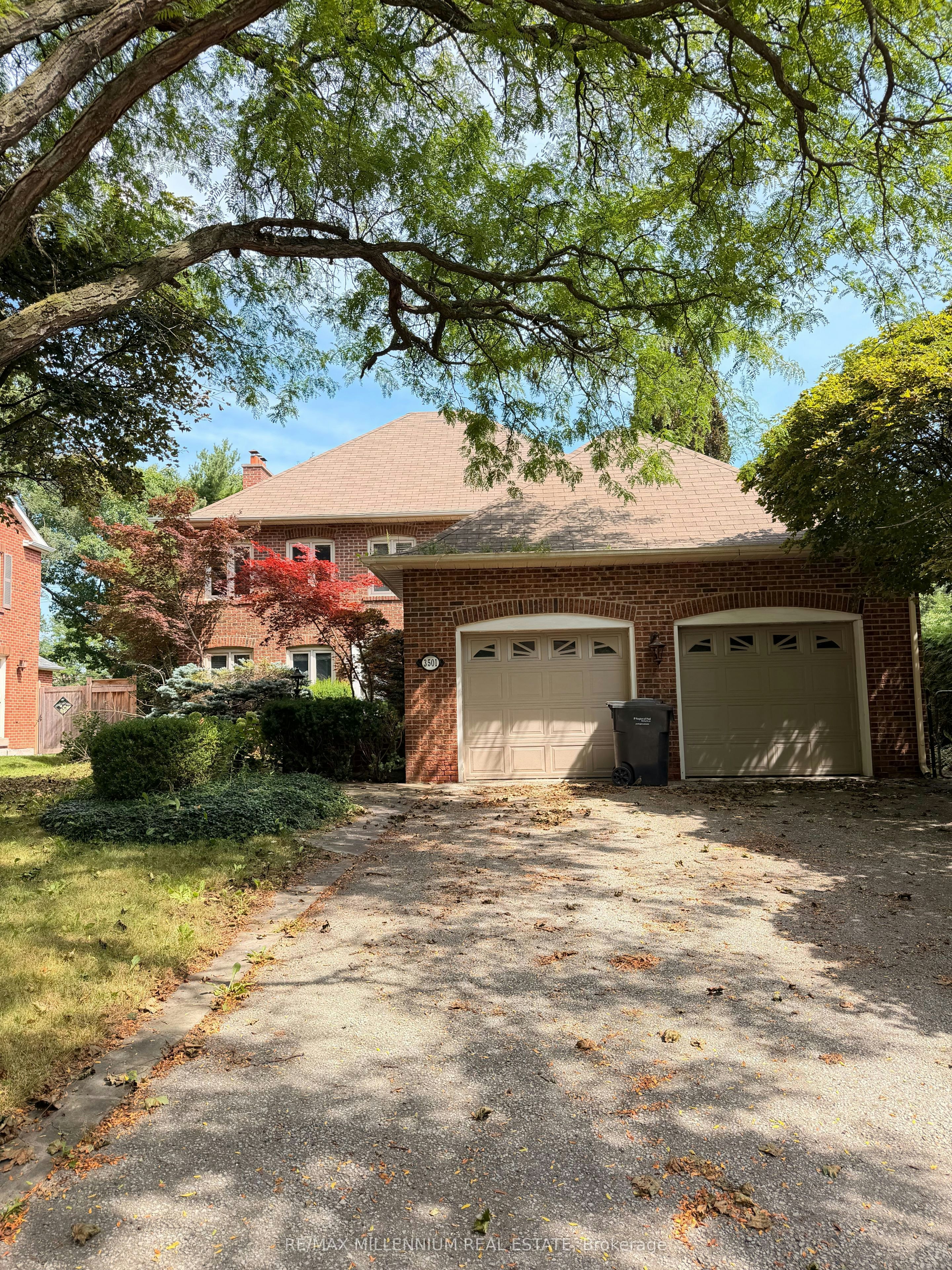 3501 Kingbird Court, Mississauga, ON, L5L 2P9 - 2