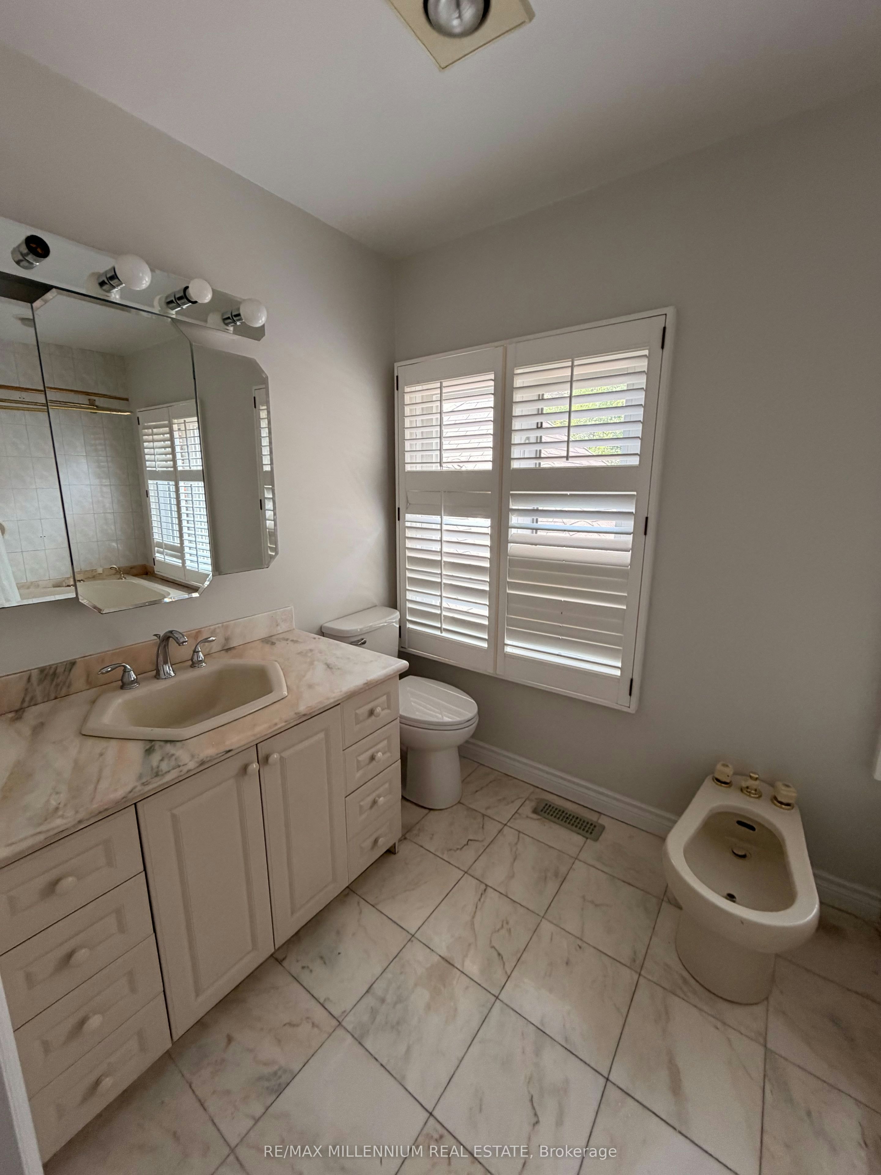 3501 Kingbird Court, Mississauga, ON, L5L 2P9 - 21