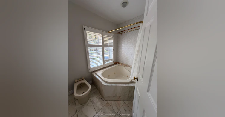 3501 Kingbird Court, Mississauga, ON, L5L 2P9 - 27