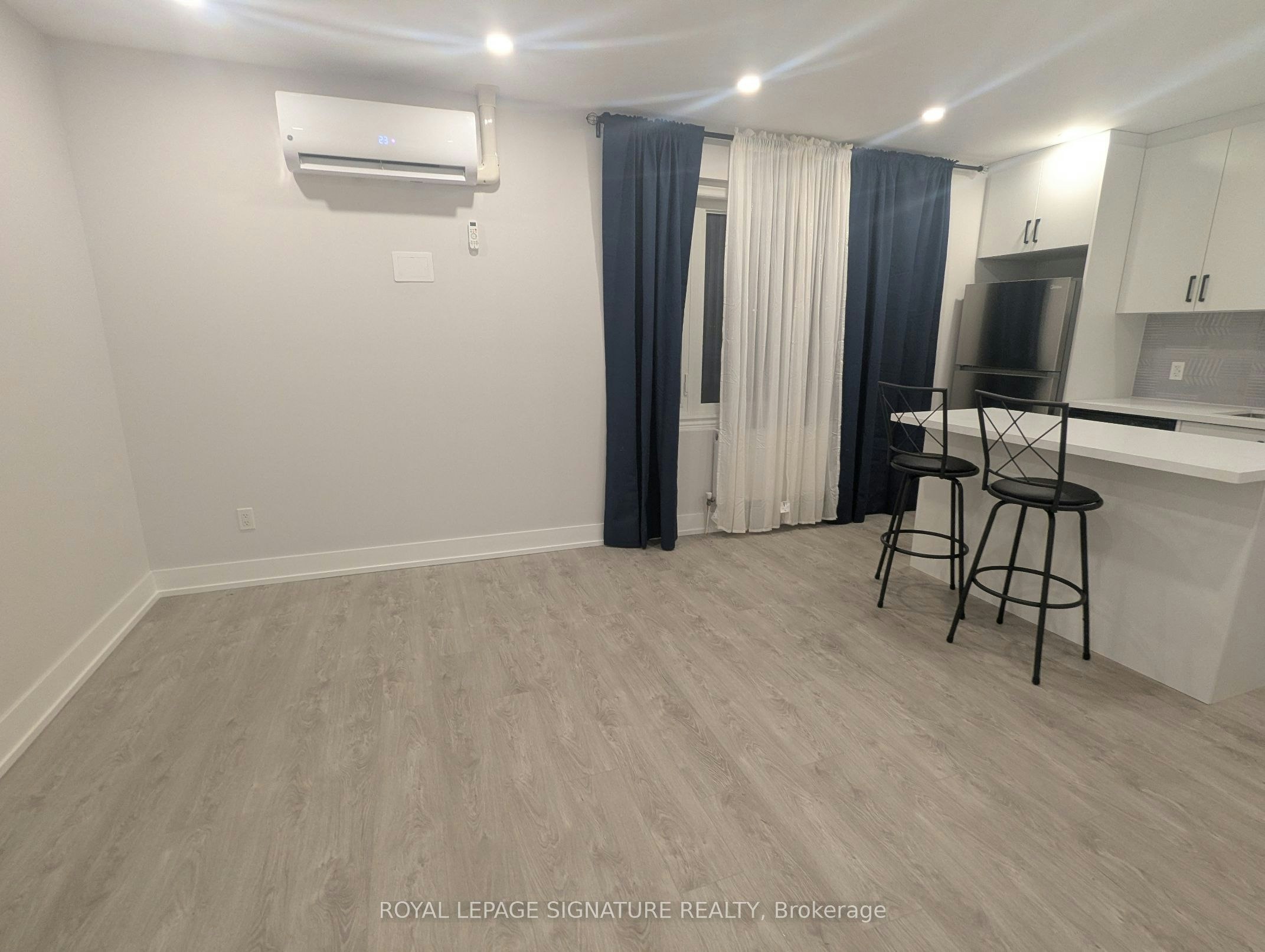 1-28 Leduc Drive, Toronto, ON, M9W 2A7 - 4