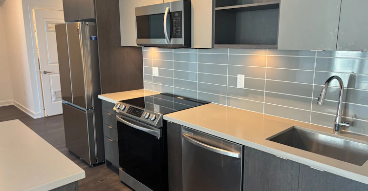 2004-4675 Metcalfe Avenue, Mississauga, ON, L5M 0Z8 - 4