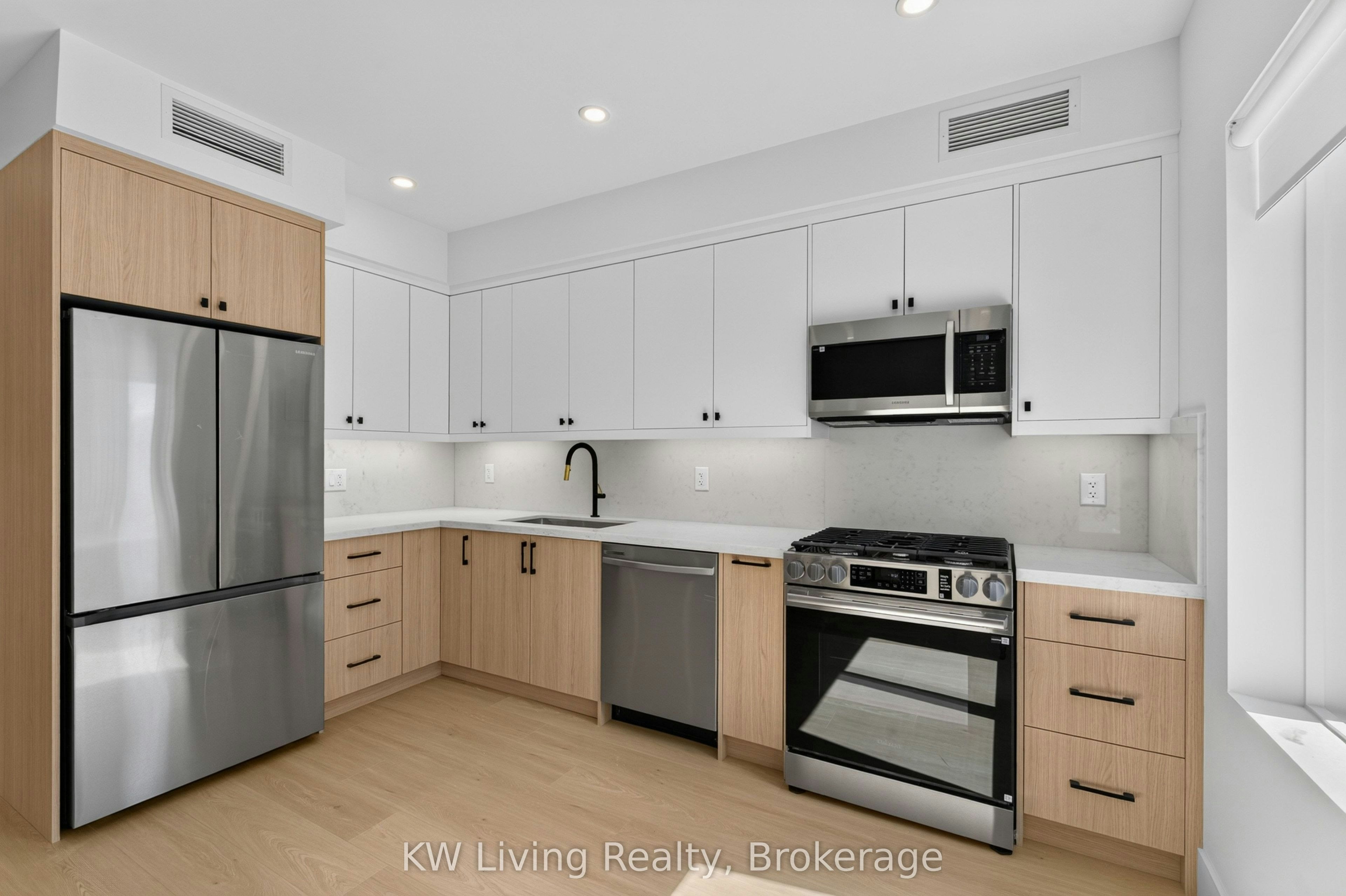 96 Belgravia Avenue, Toronto, ON, M6E 2M5 - 6