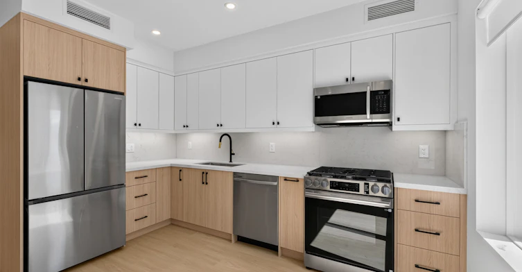96 Belgravia Avenue, Toronto, ON, M6E 2M5 - 6