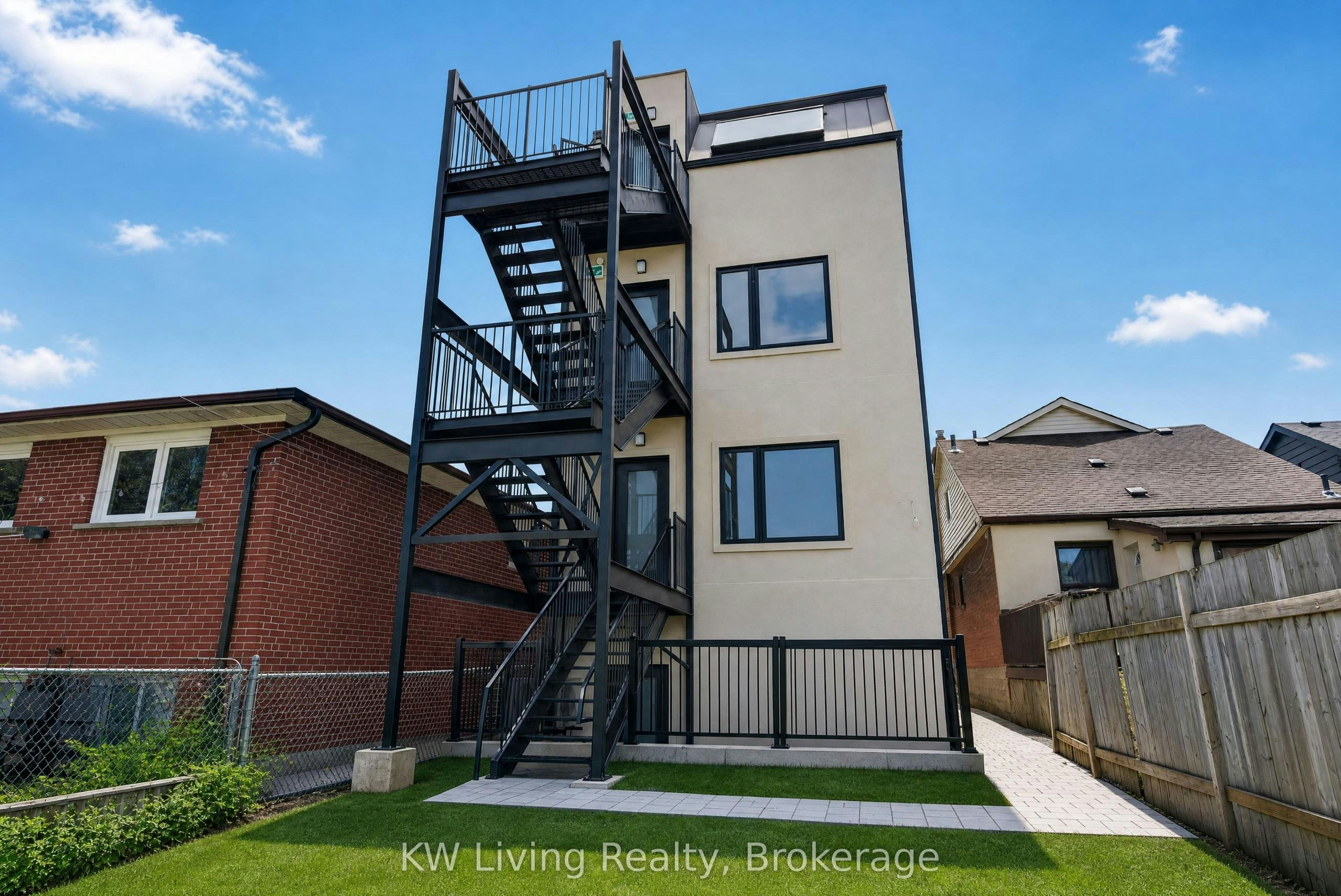 96 Belgravia Avenue, Toronto, ON, M6E 2M5 - 21