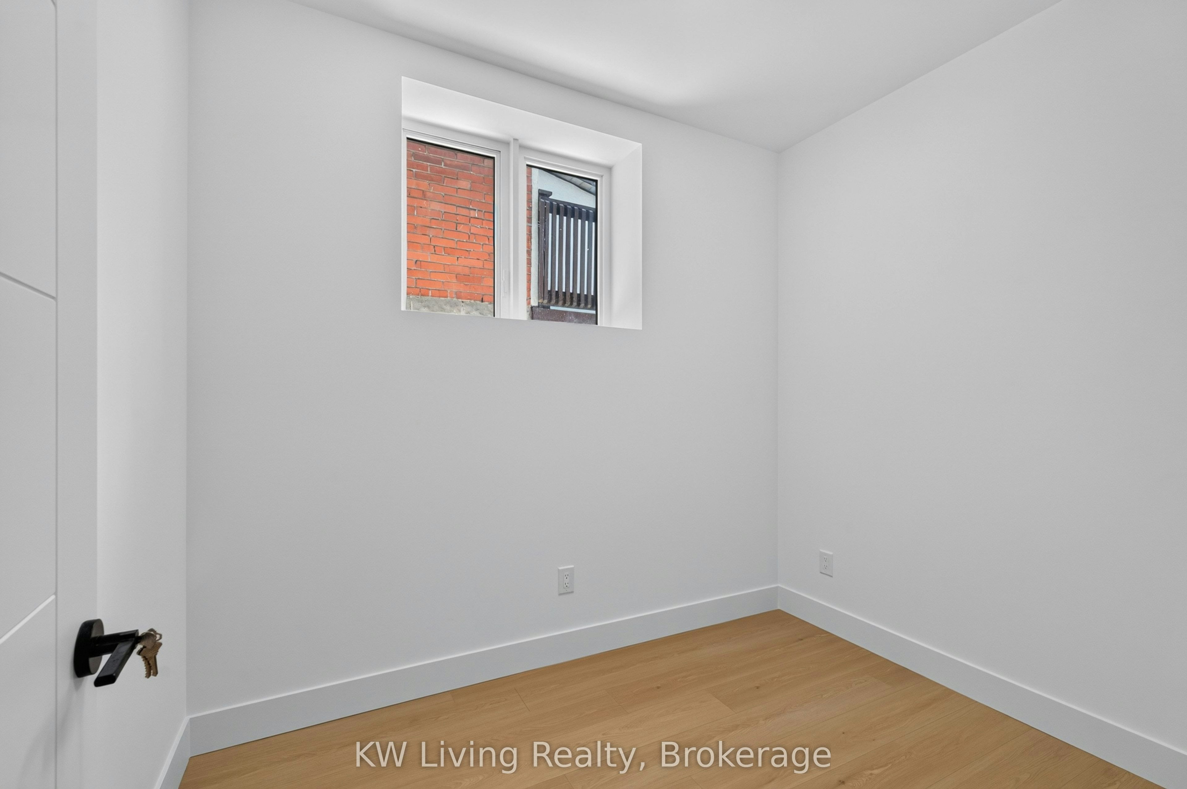 96 Belgravia Avenue, Toronto, ON, M6E 2M5 - 12