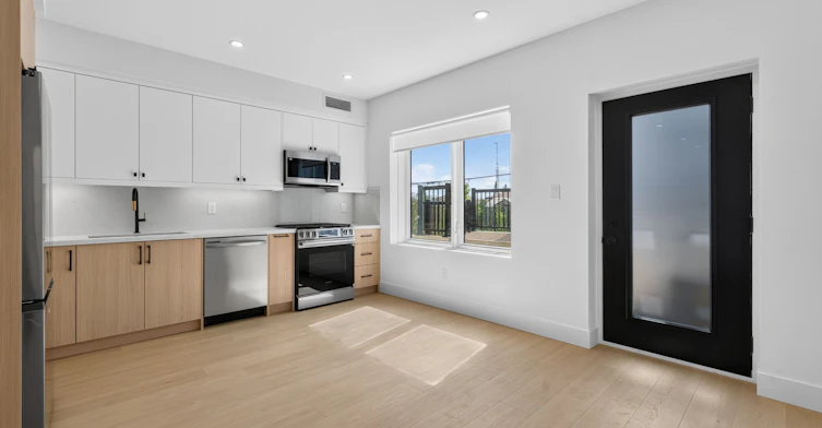 96 Belgravia Avenue, Toronto, ON, M6E 2M5 - 2