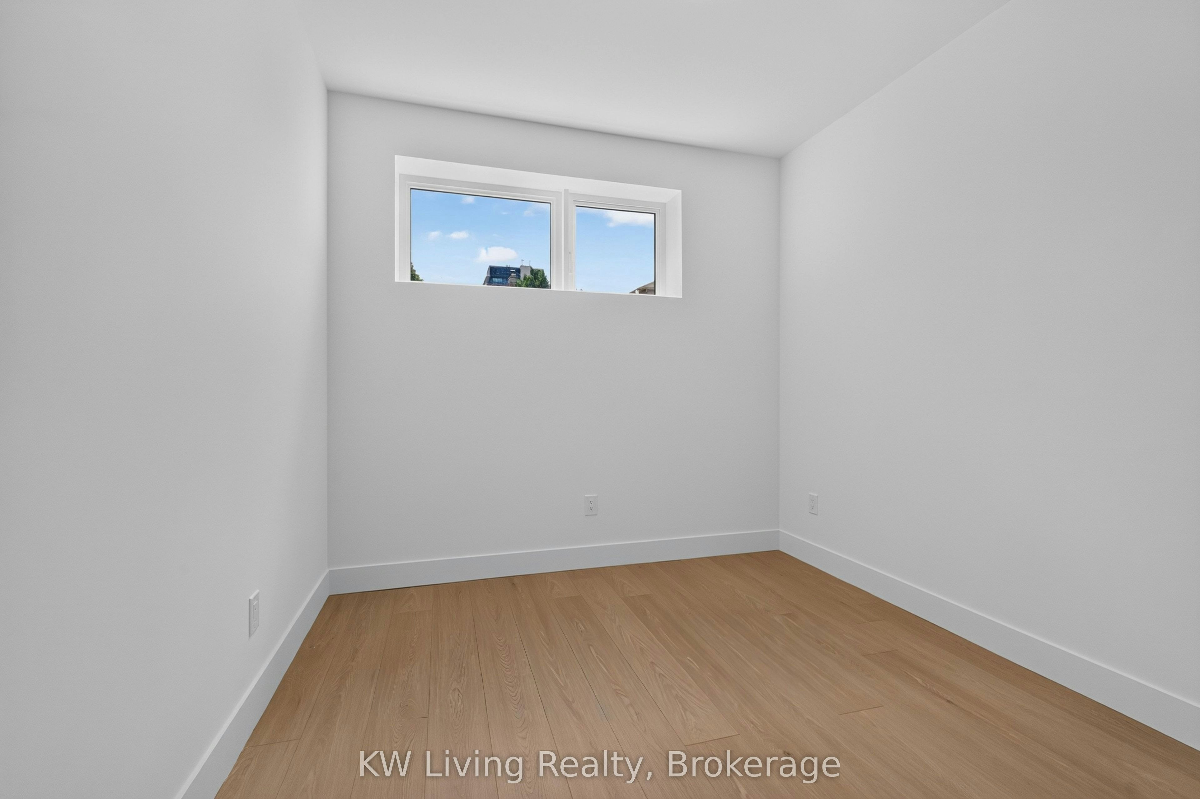96 Belgravia Avenue, Toronto, ON, M6E 2M5 - 11