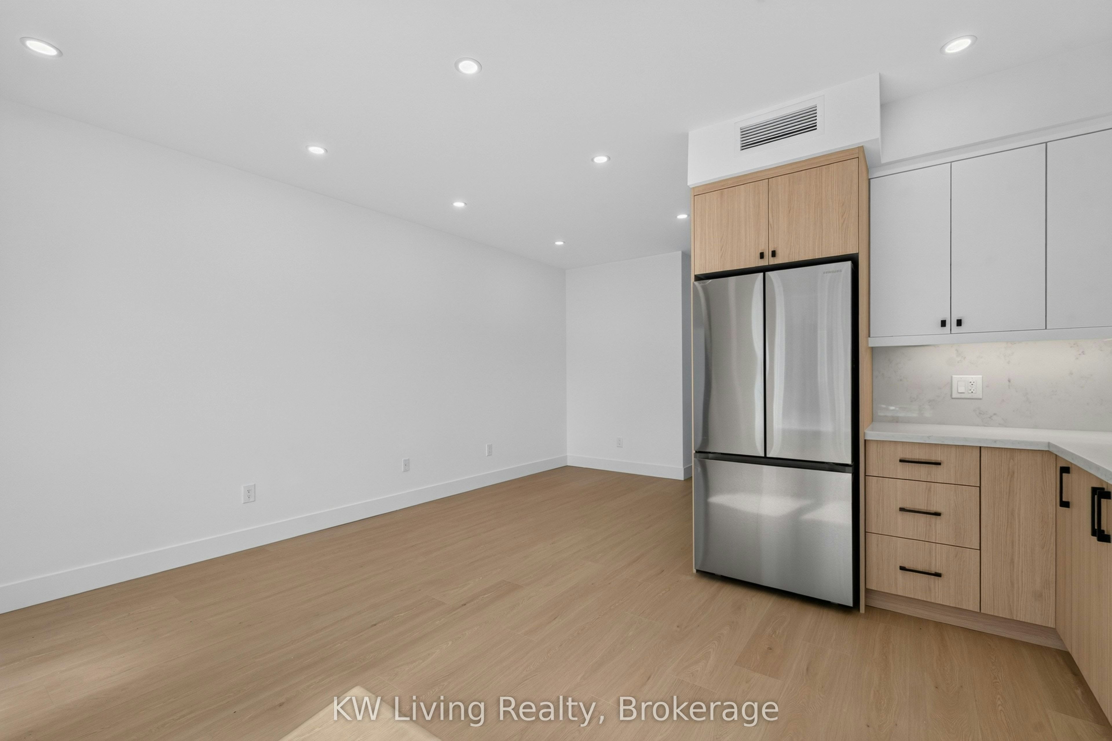 96 Belgravia Avenue, Toronto, ON, M6E 2M5 - 7