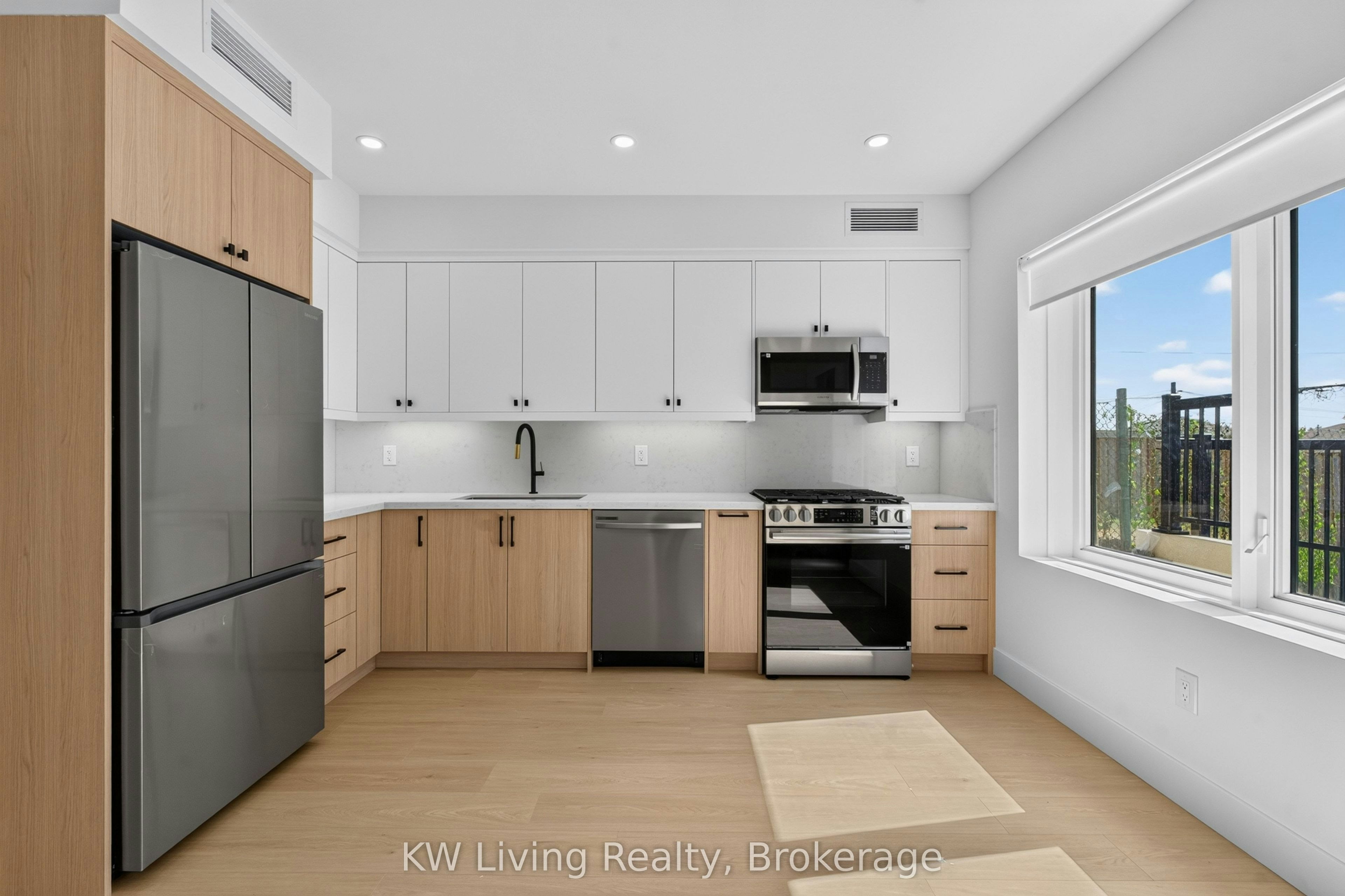 96 Belgravia Avenue, Toronto, ON, M6E 2M5 - 3