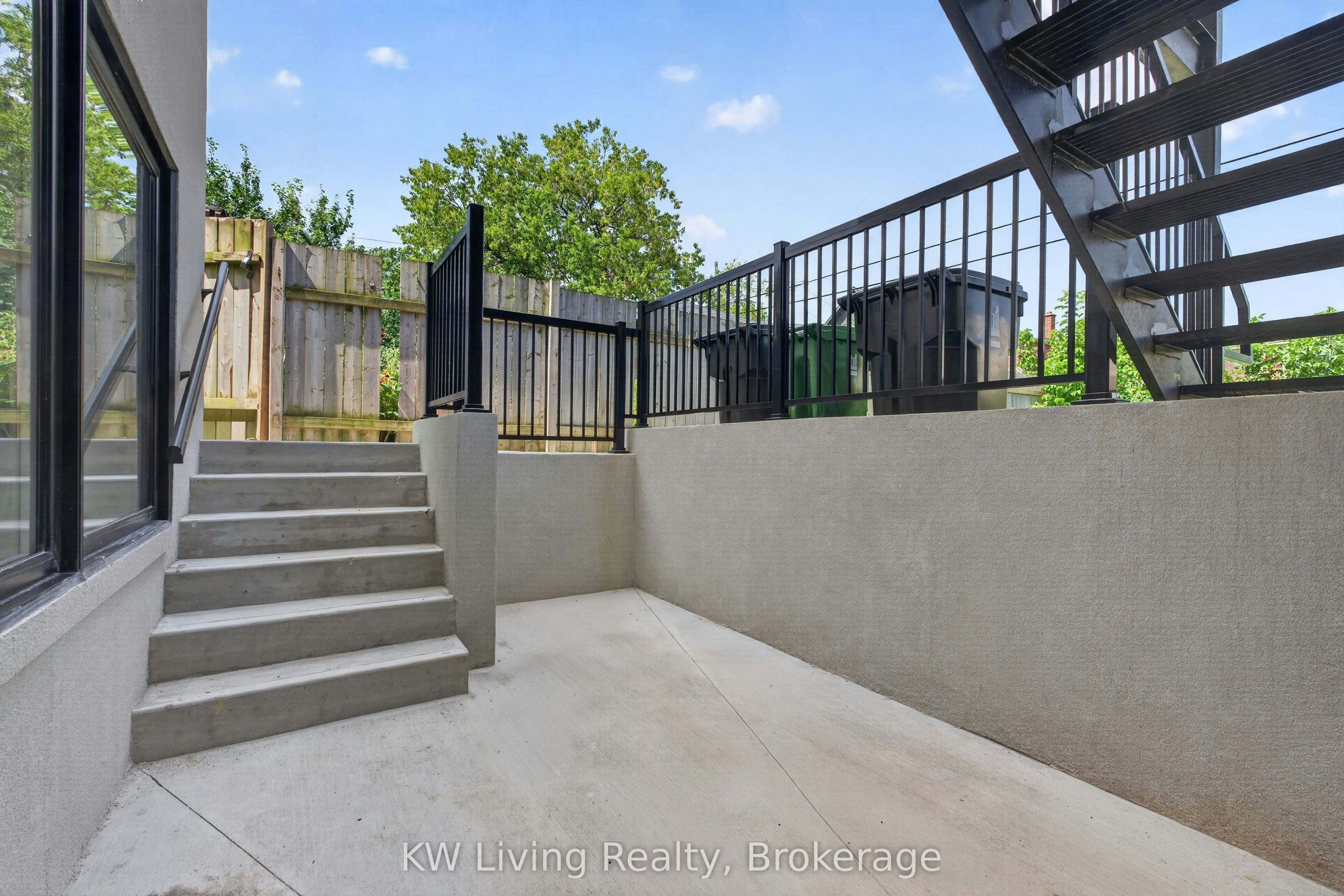 96 Belgravia Avenue, Toronto, ON, M6E 2M5 - 20