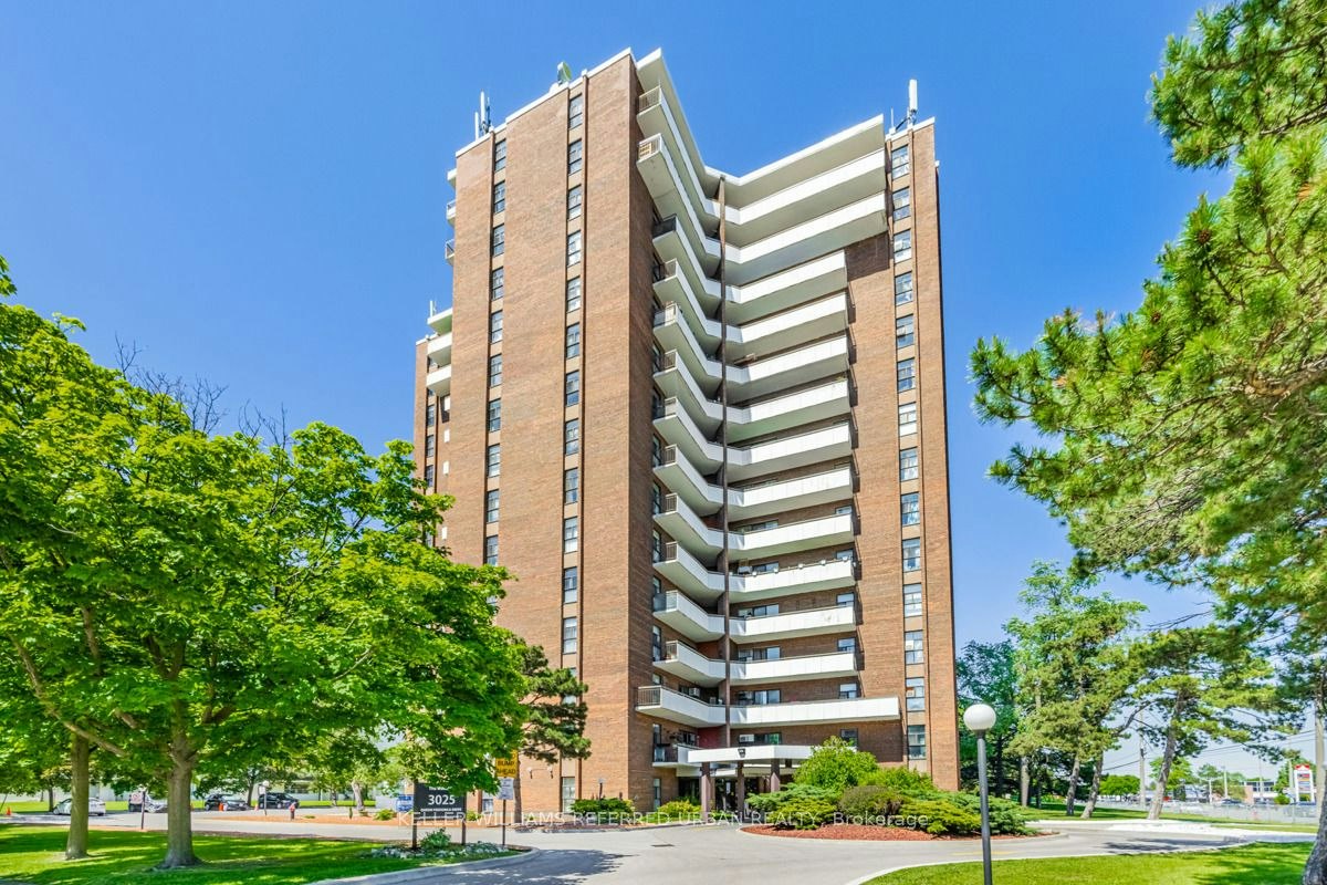 1007-3025 Queen Frederica Drive, Mississauga, ON, L4Y 3A1