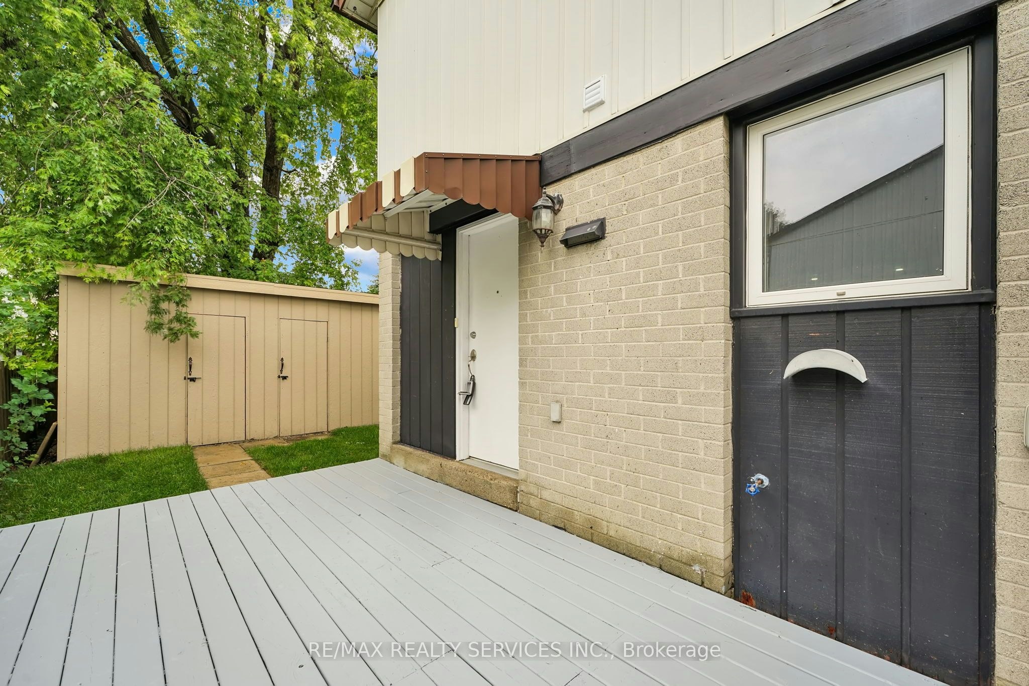 29 Hector Court, Brampton, ON, L6S 1P1 2