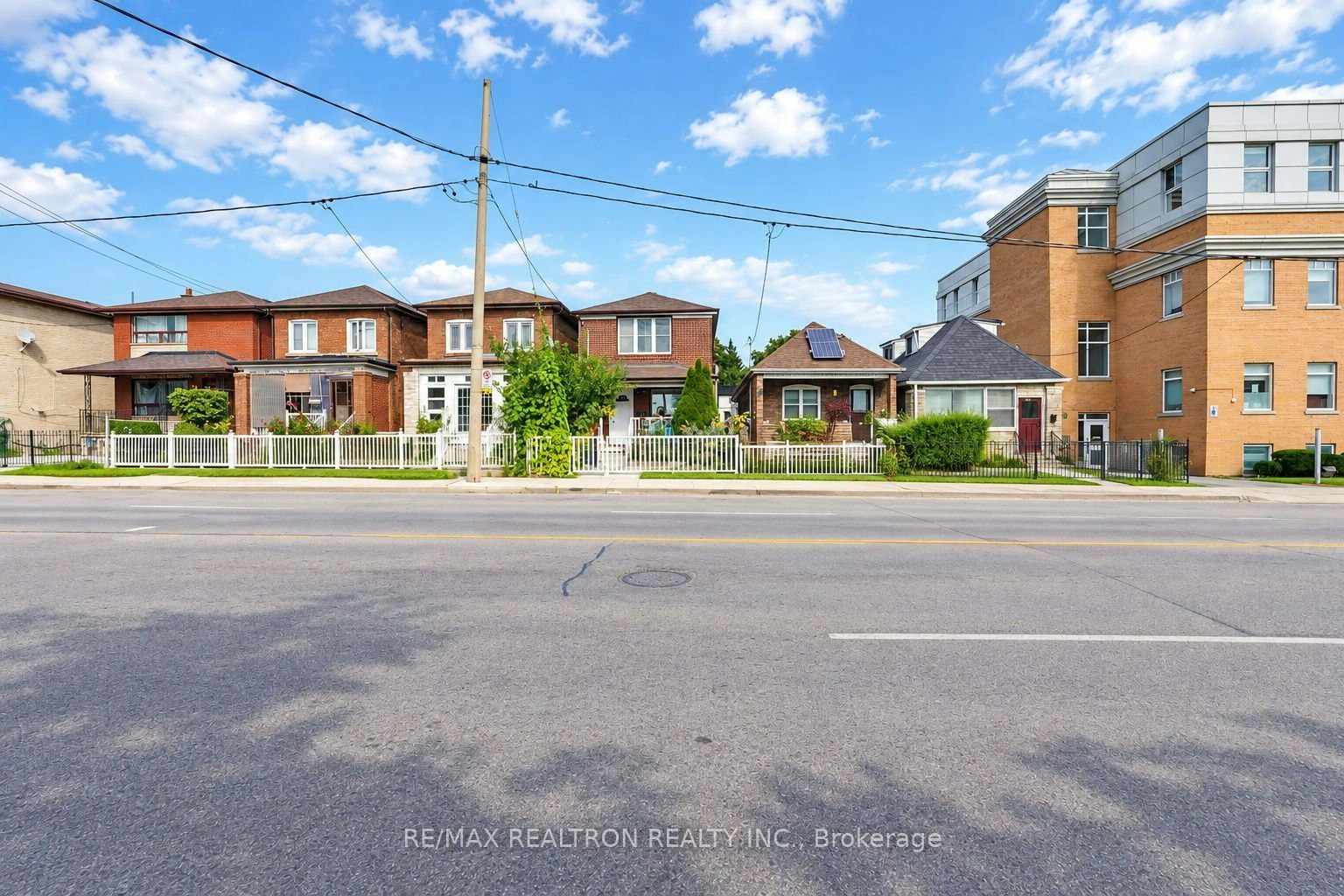 1657 Keele Street, Toronto, ON, M6M 3W2
